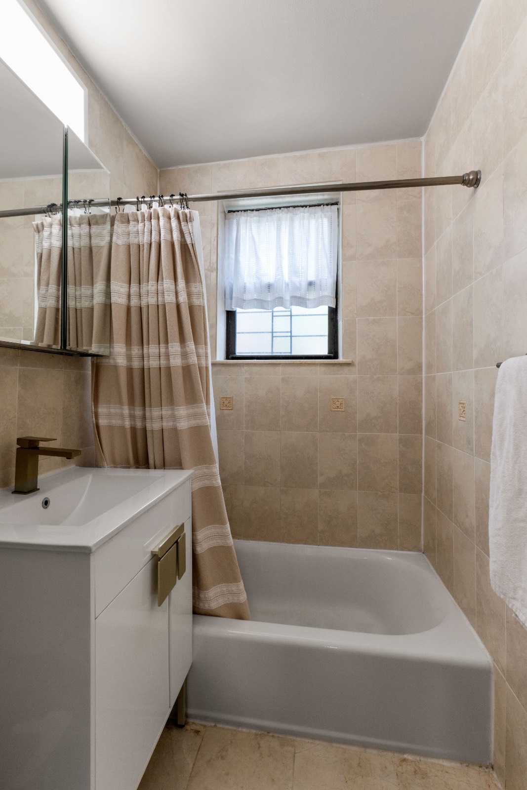 #11 photo, 215-28 47th Ave , #1A, クイーンズ区 Bayside , NY 11361