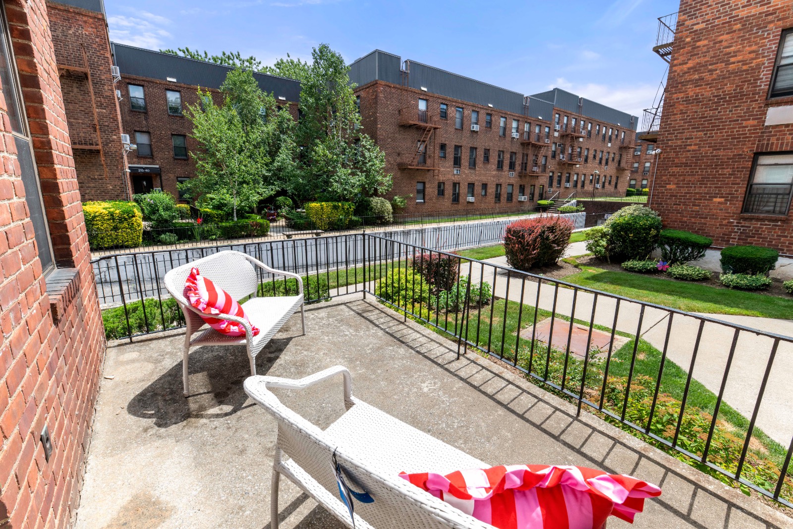 #13 photo, 215-28 47th Ave , #1A, クイーンズ区 Bayside , NY 11361