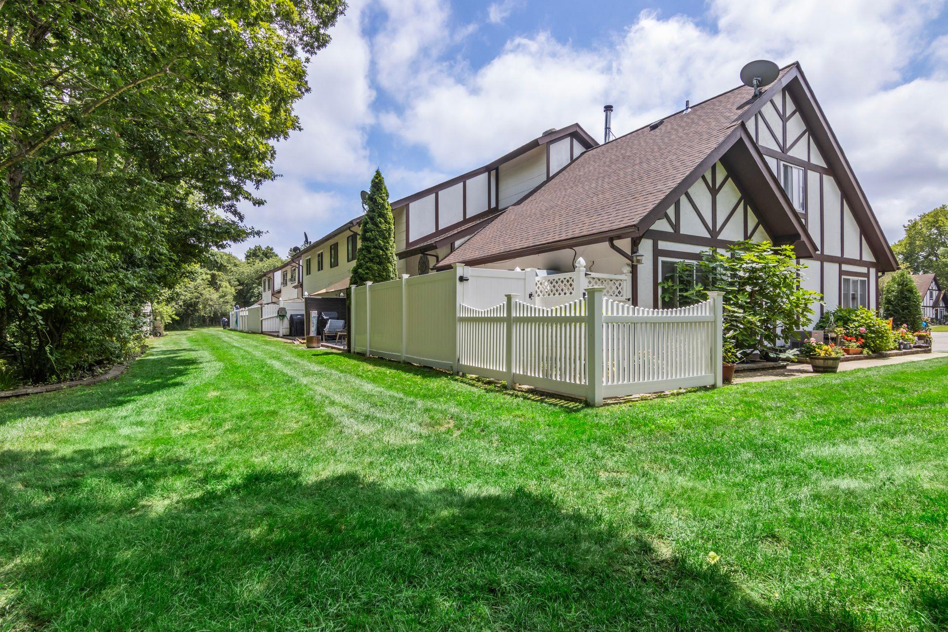 #1 photo, 71 Crystal Rock Court, 東長島 Middle Island , NY 11953