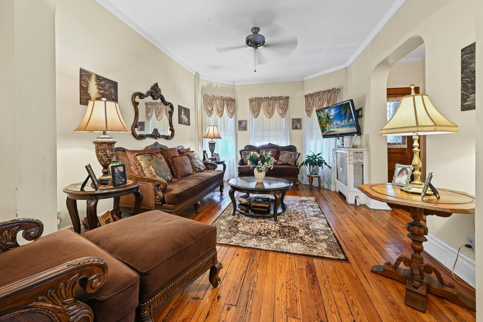 #11 photo, 1026 E 2nd St, ブルックリン区 Midwood , NY 11230