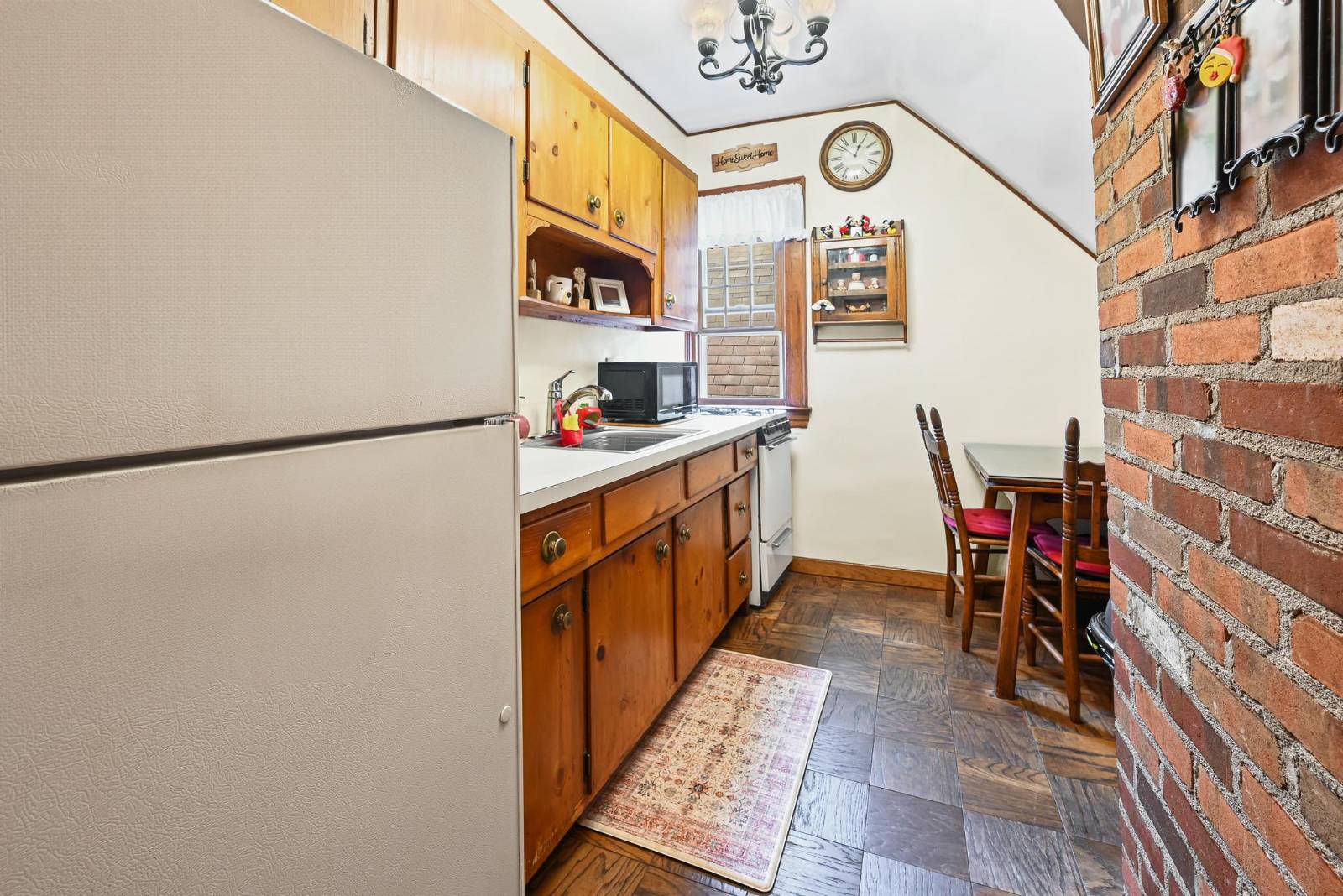 #28 photo, 1026 E 2nd St, ブルックリン区 Midwood , NY 11230