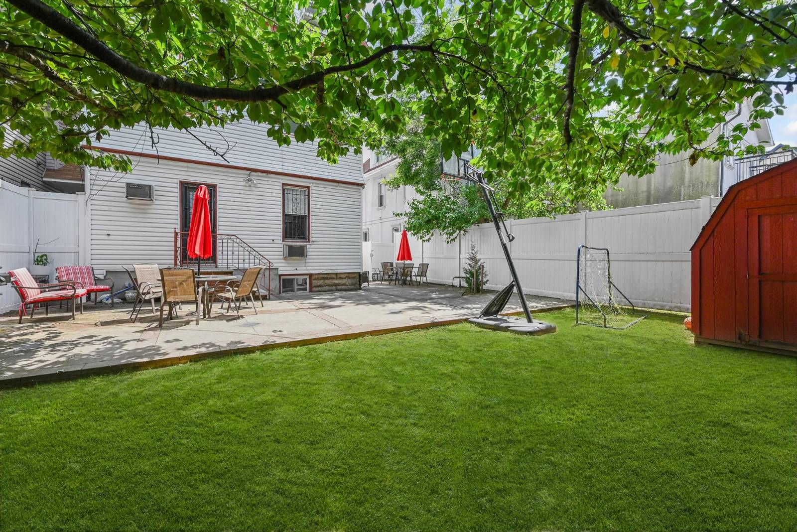 #5 photo, 1026 E 2nd St, ブルックリン区 Midwood , NY 11230