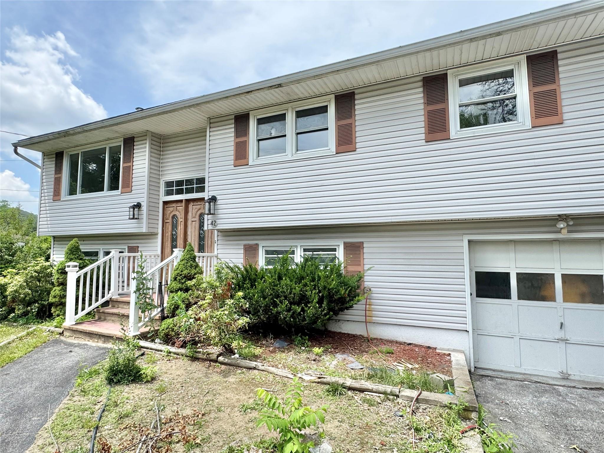 #1 photo, 42 Merriewold Lane, Monroe , NY 10950