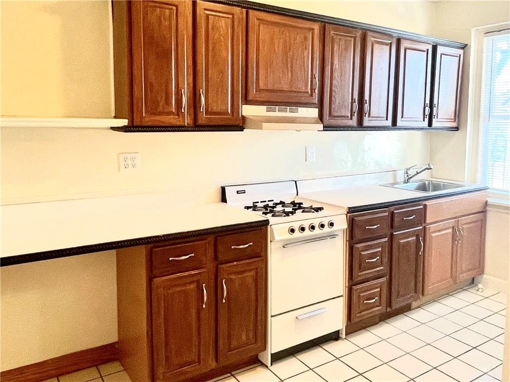 #2 photo, 88 Lincoln Avenue, Pelham , NY 10803