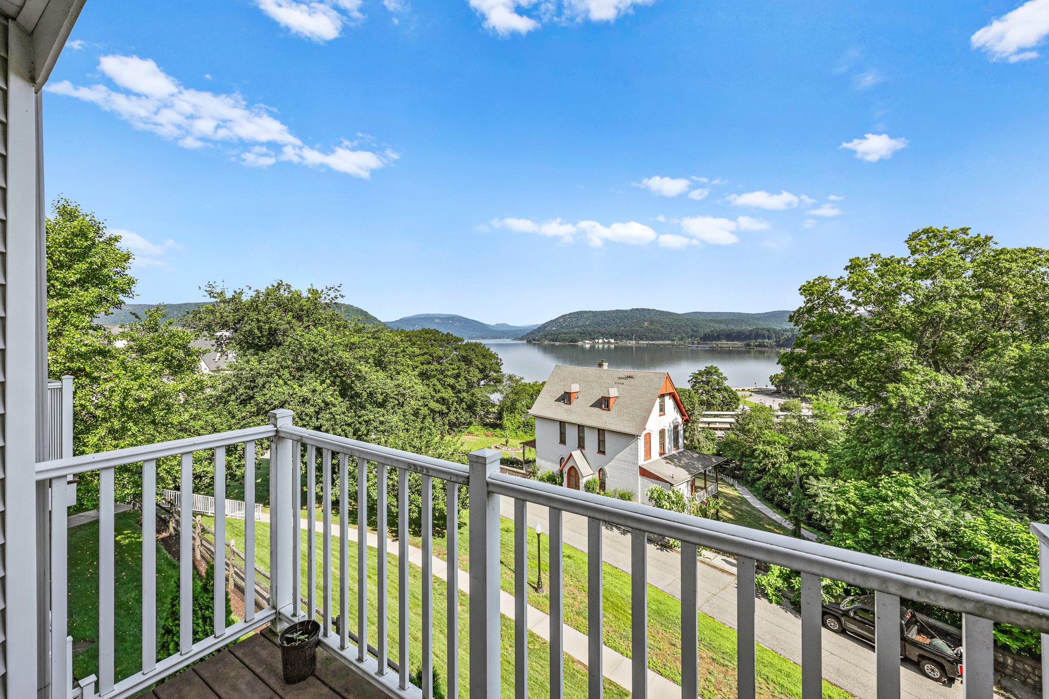 #1 photo, 422 Northview Court, 紐約州 Peekskill , NY 10566