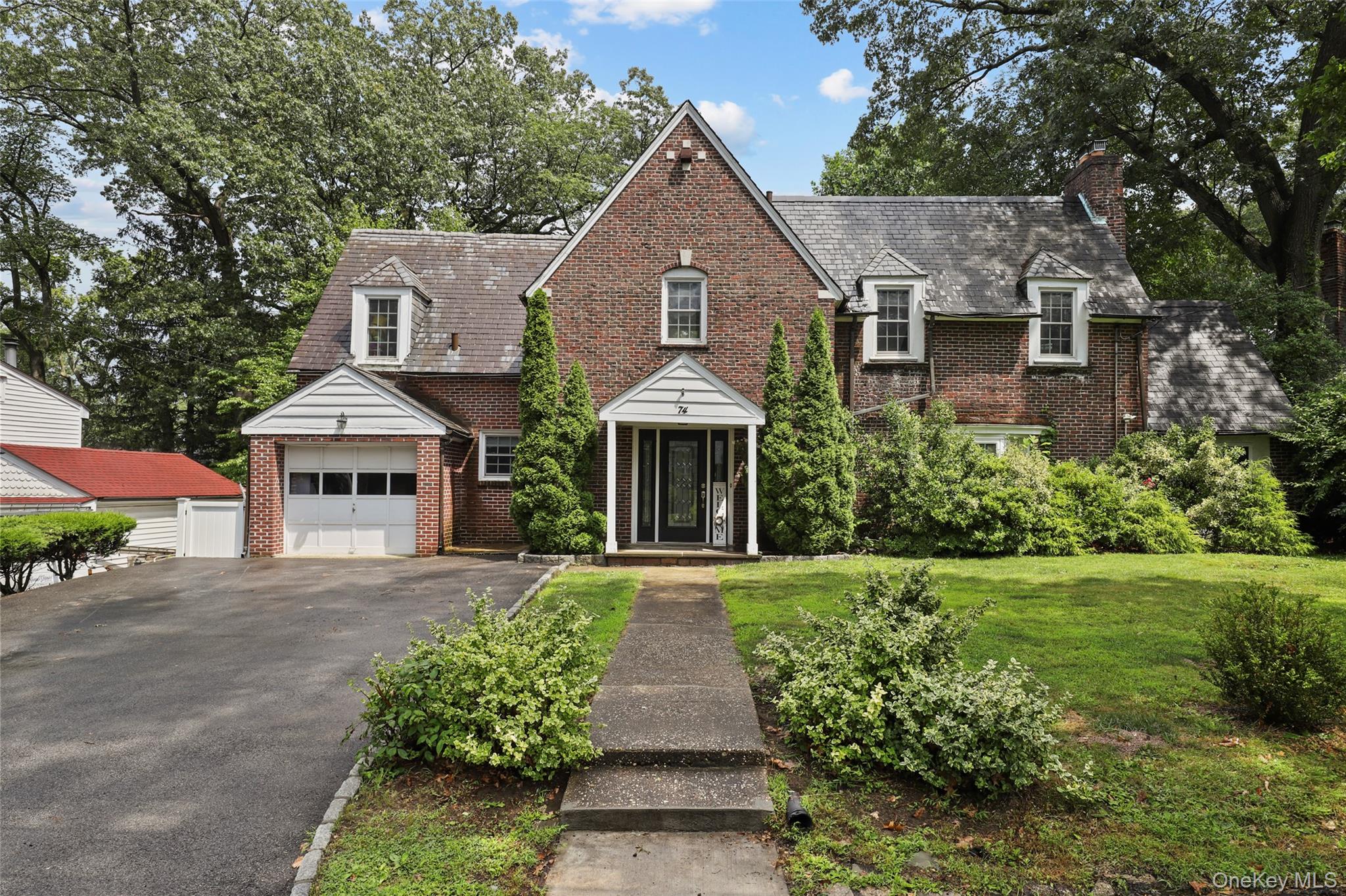 #1 photo, 74 Chester Drive, 紐約州 Yonkers , NY 10710