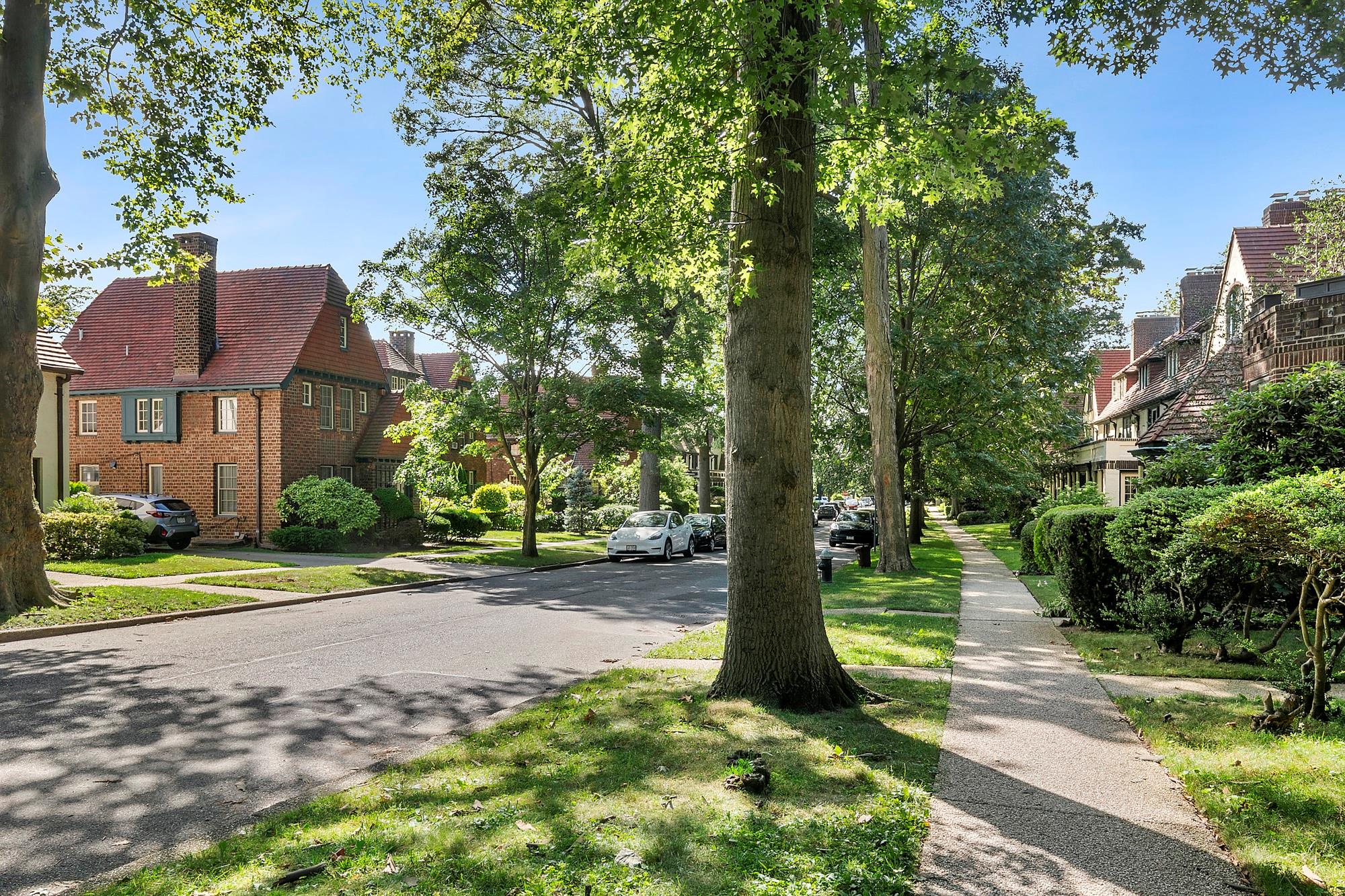 #2 photo, 54 Ingram Street, Forest Hills , NY 11375