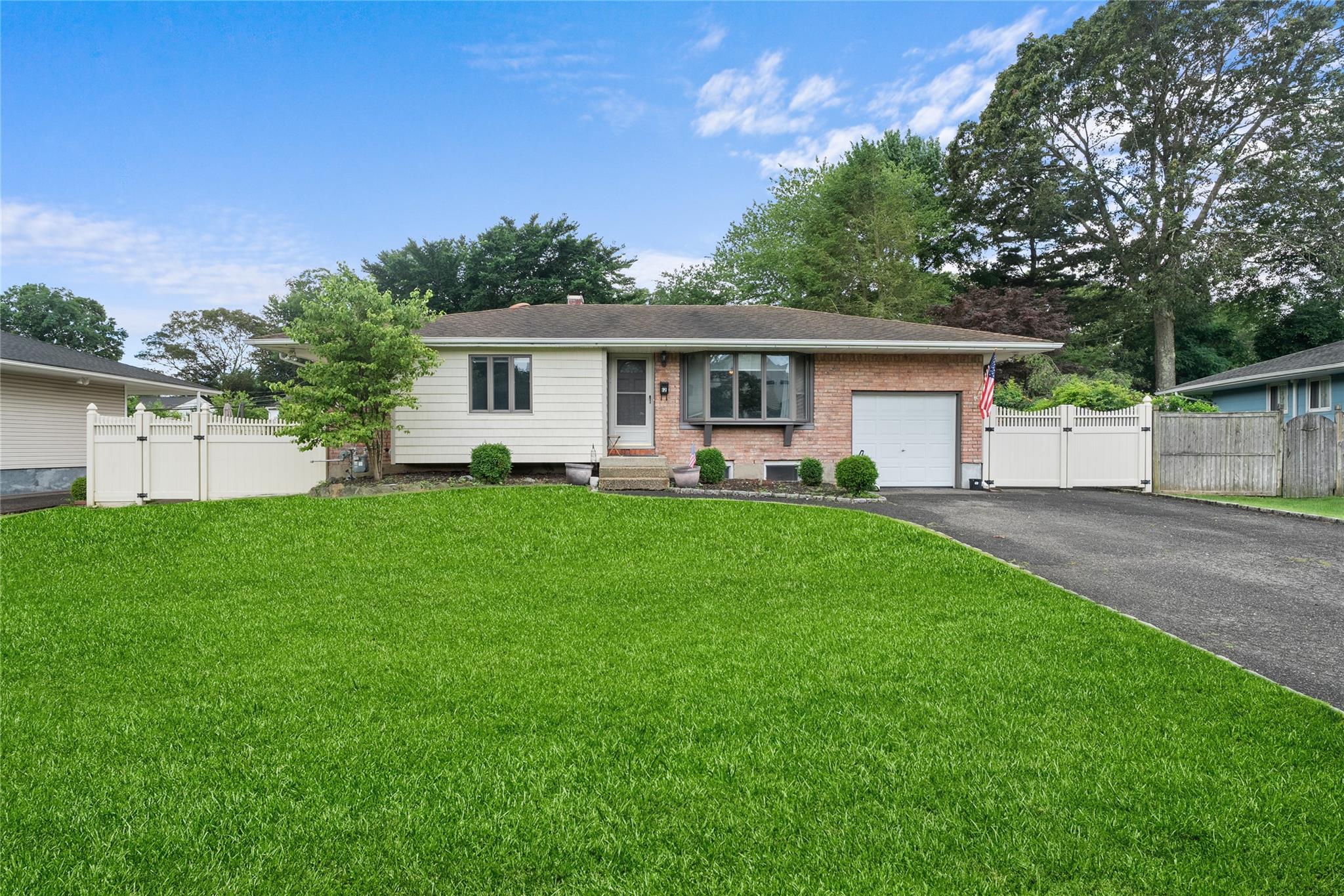 #1 photo, 12 Donna Lane, 東長島 康马克 Commack , NY 11725