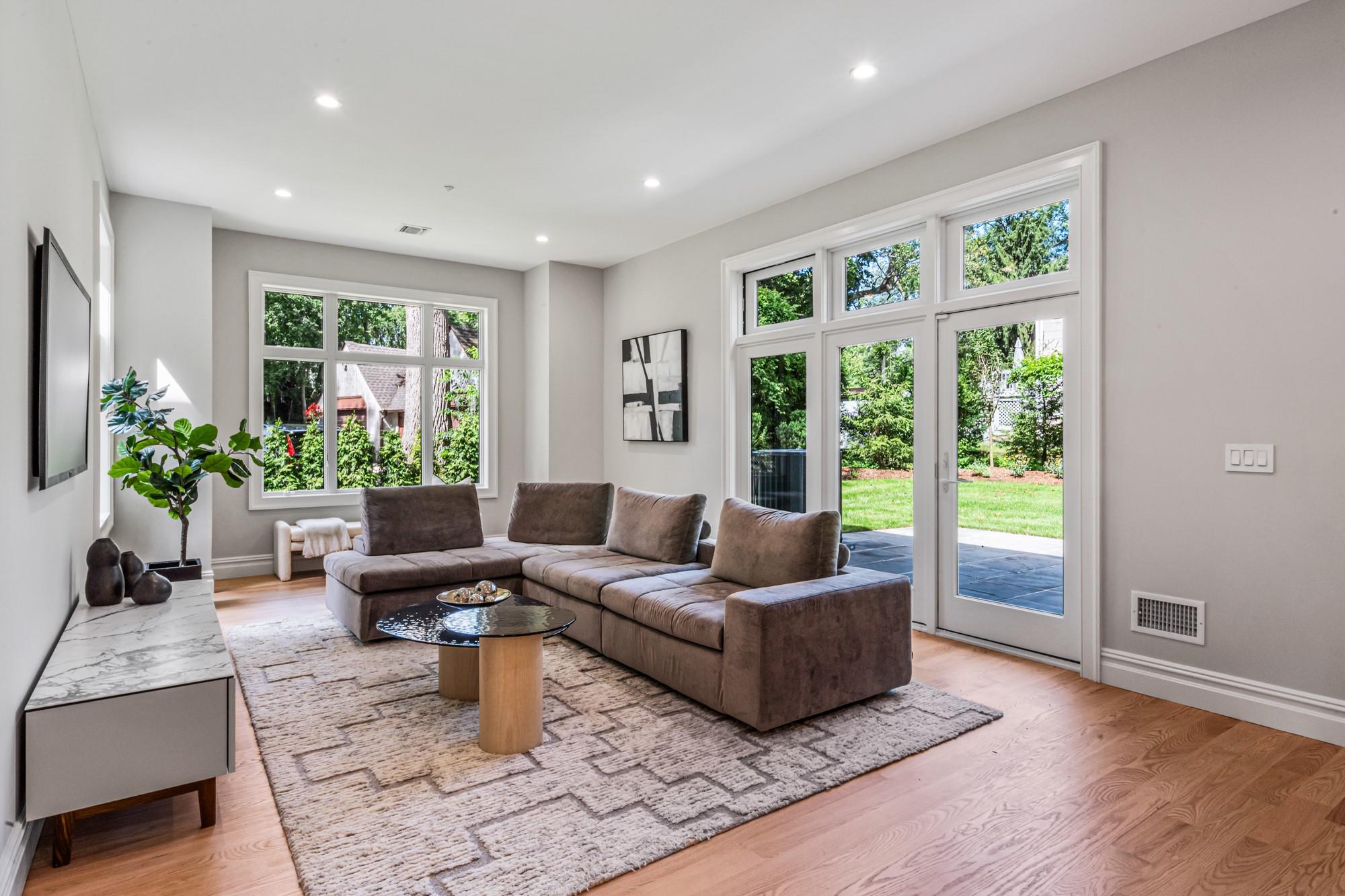 #16 photo, 199E W Shore Road, Great Neck , NY 11024