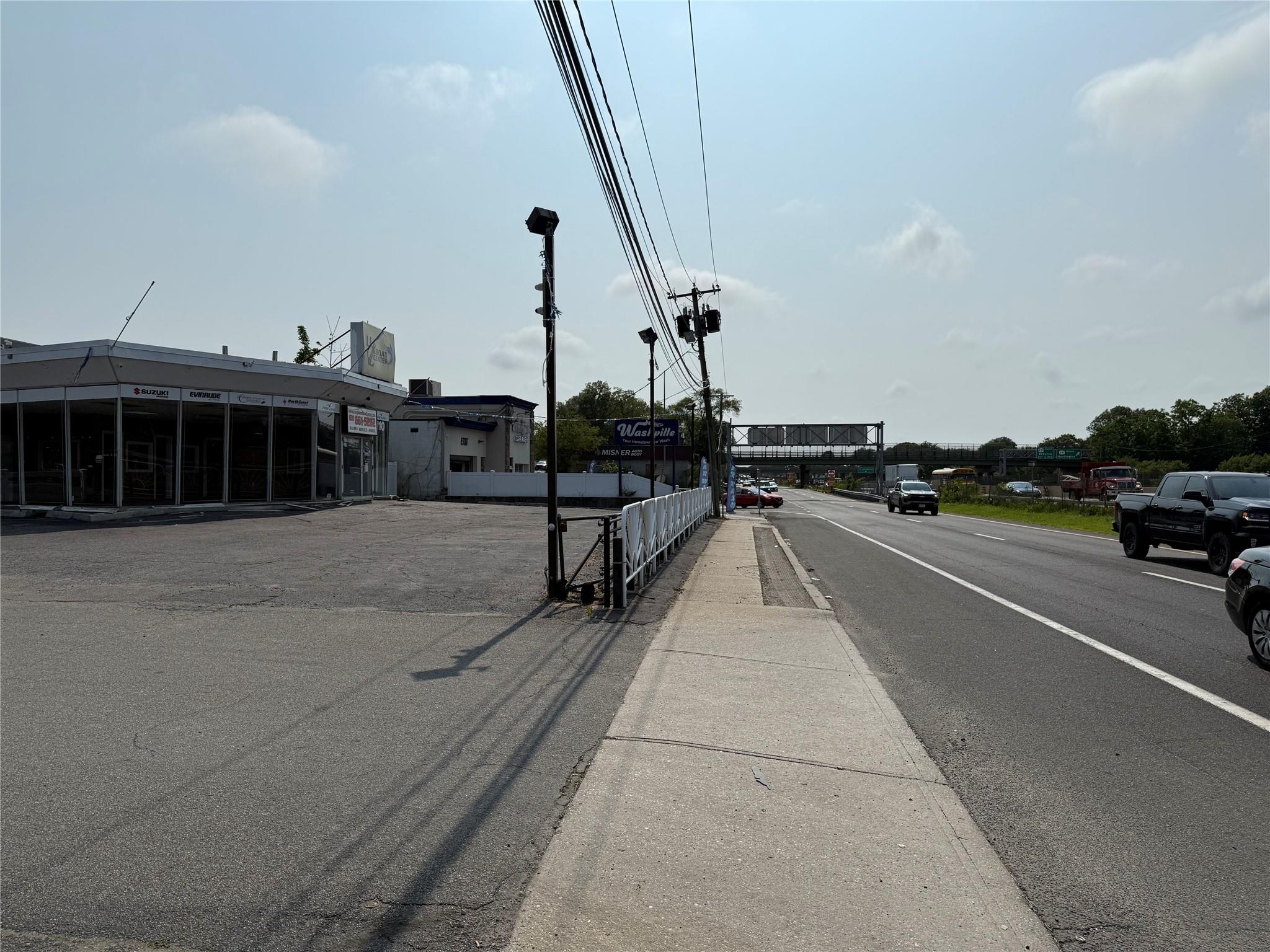 #4 photo, 110 Sunrise Highway, サフォーク郡 West Islip , NY 11795