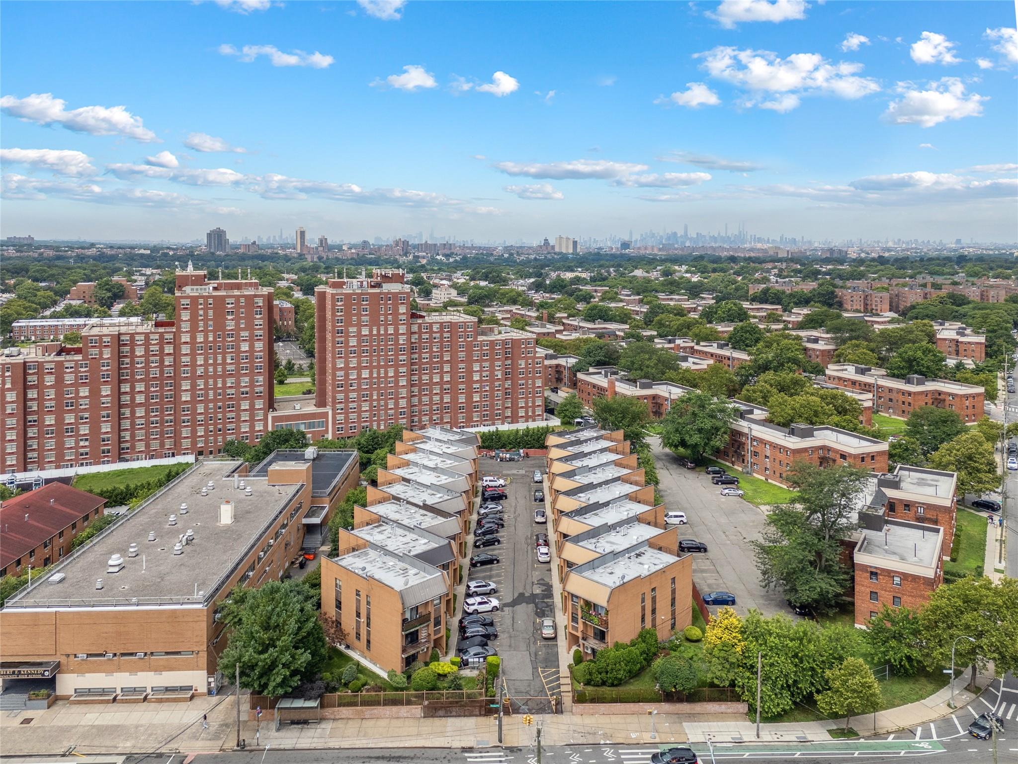 #18 photo, 75-22 Parsons Boulevard, クイーンズ区 Fresh Meadows , NY 11366