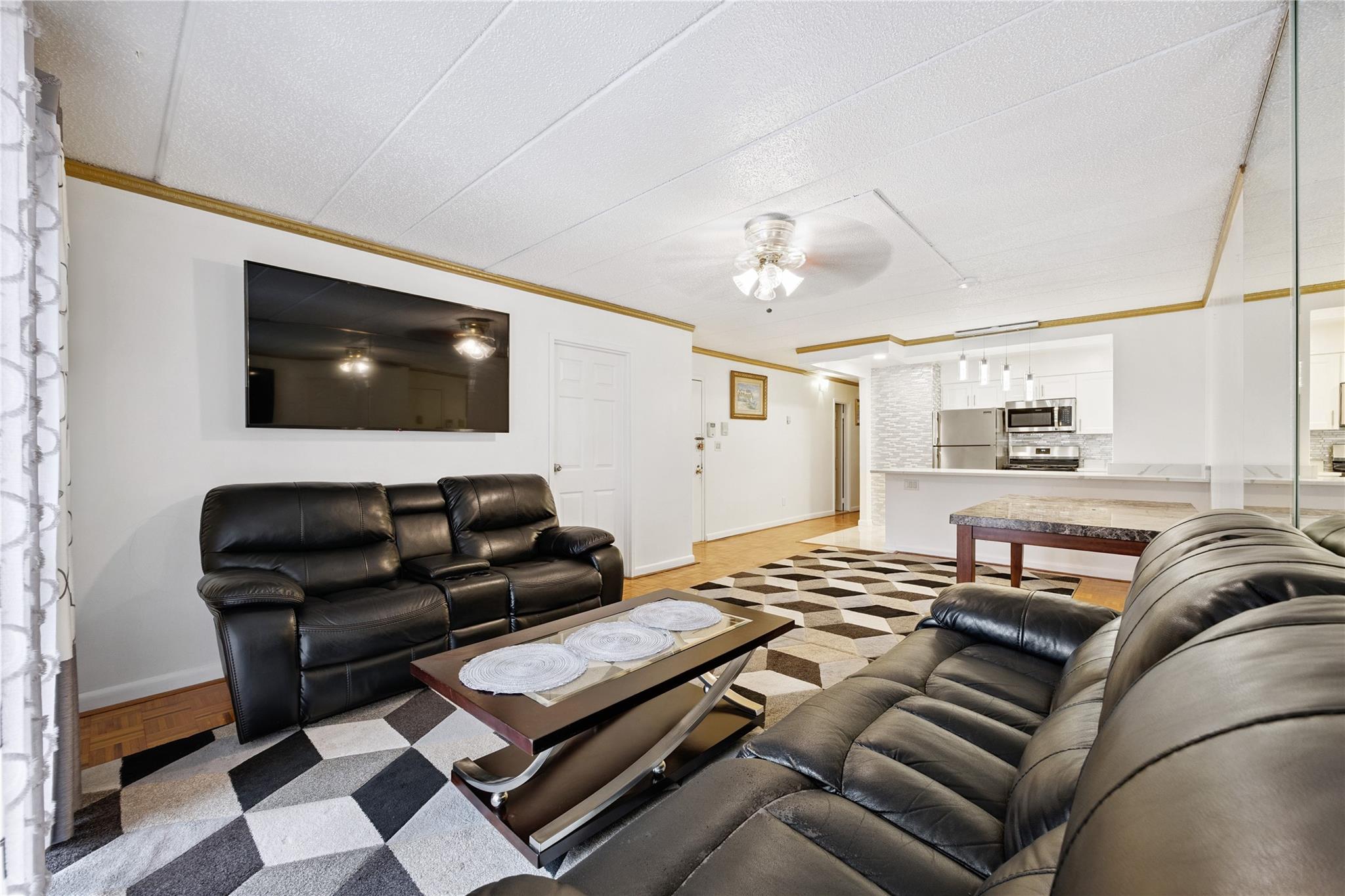 #6 photo, 75-22 Parsons Boulevard, クイーンズ区 Fresh Meadows , NY 11366