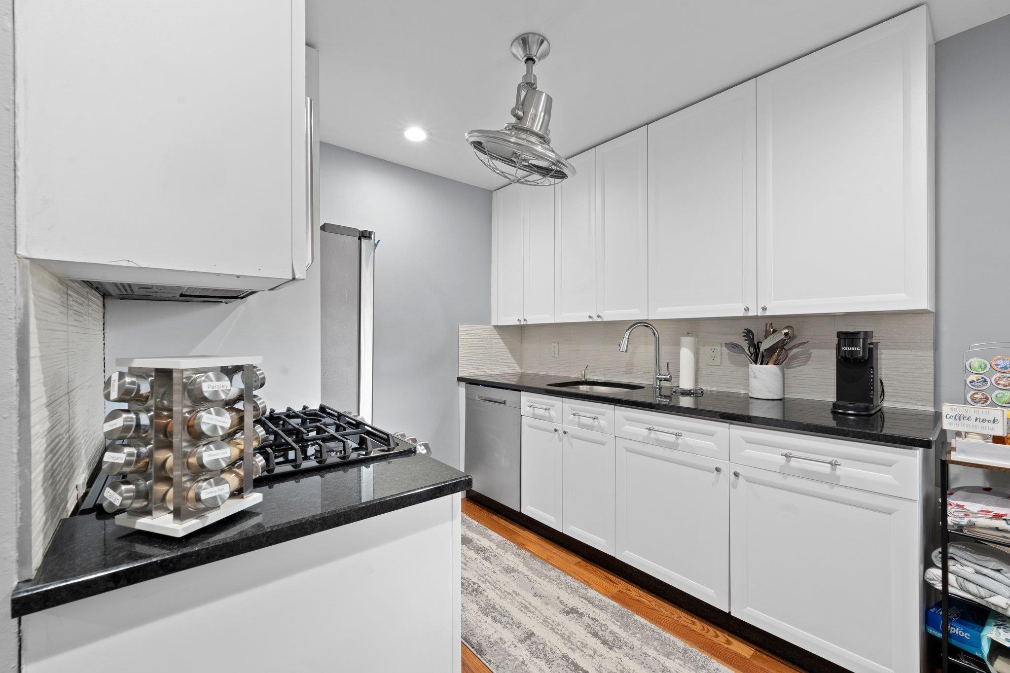 #11 photo, 35 Knightsbridge Road Road, Great Neck , NY 11021