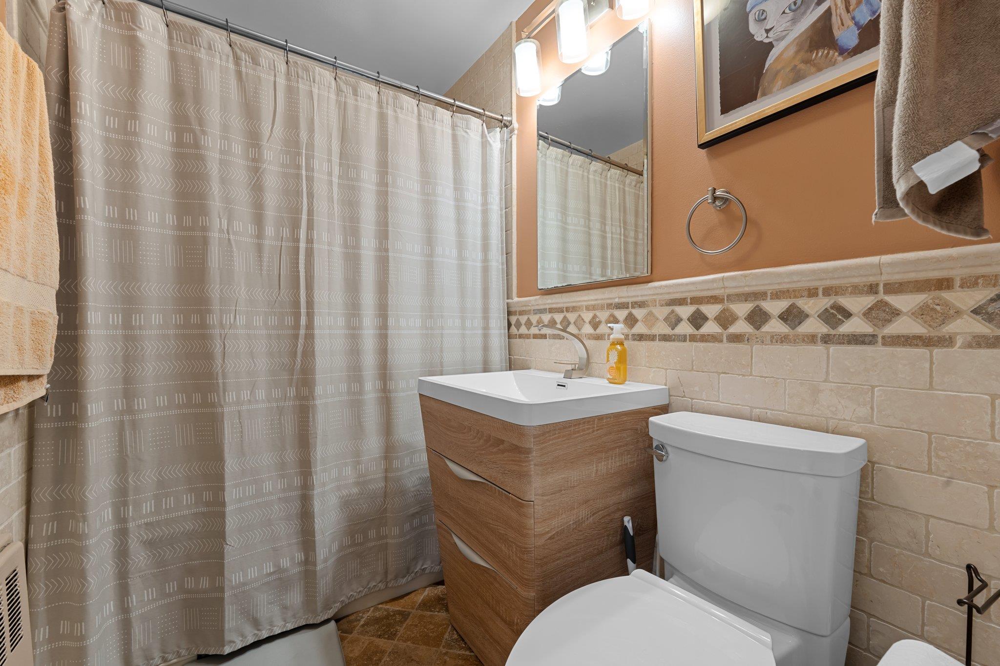 #19 photo, 35 Knightsbridge Road Road, Great Neck , NY 11021