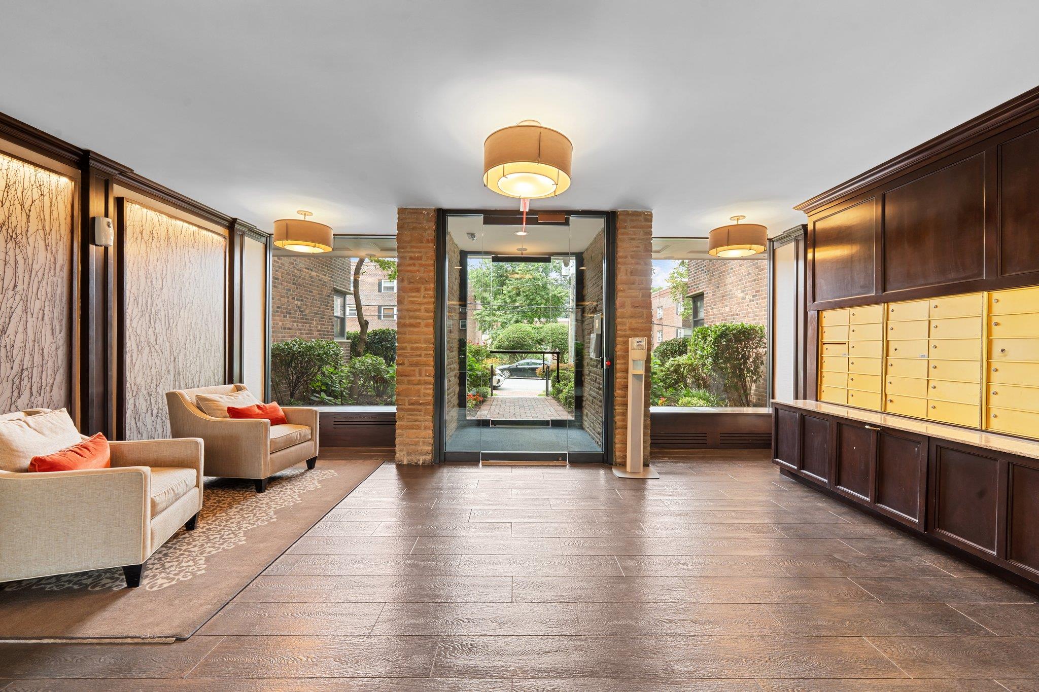 #3 photo, 35 Knightsbridge Road Road, Great Neck , NY 11021