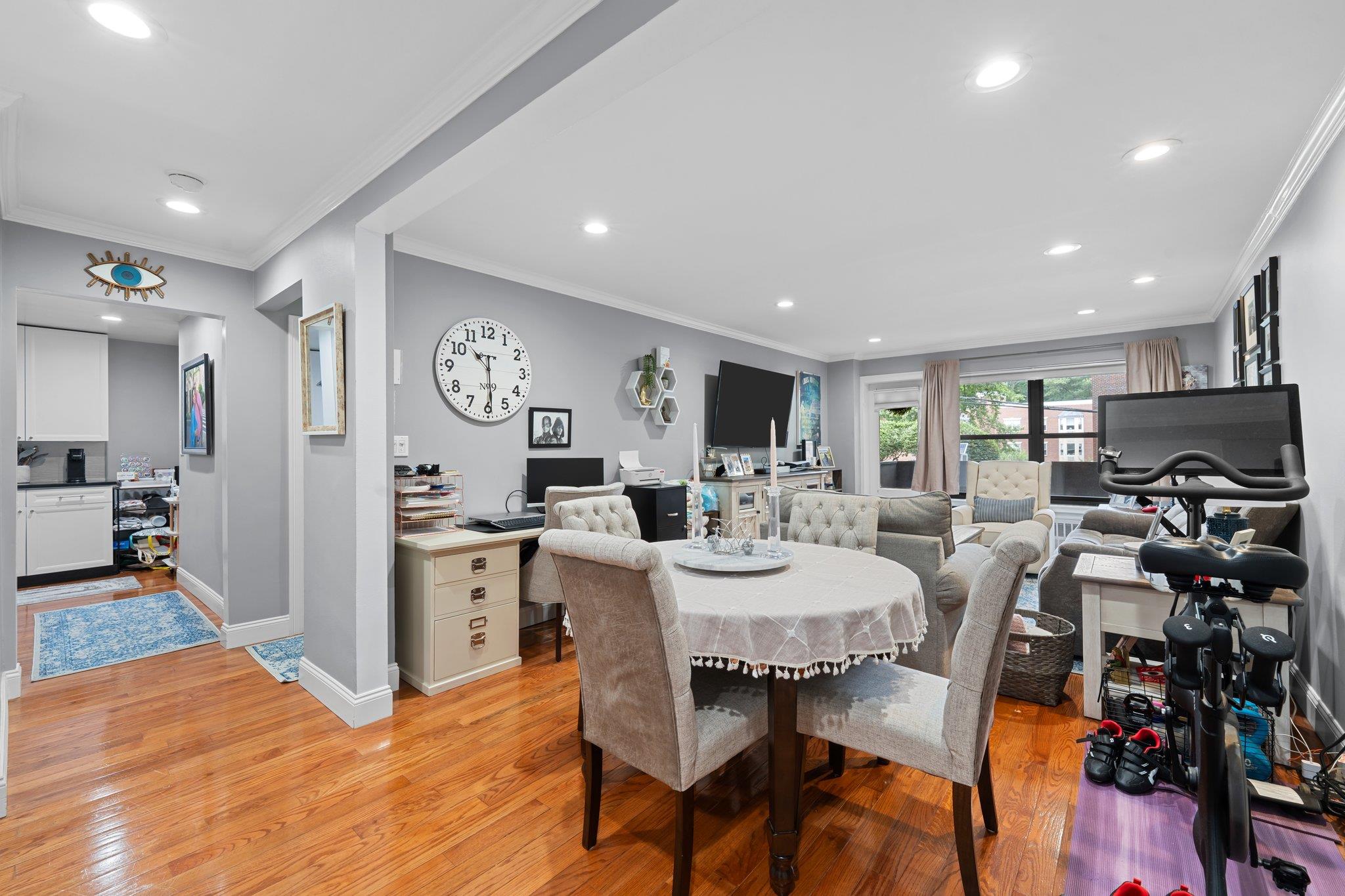 #7 photo, 35 Knightsbridge Road Road, Great Neck , NY 11021