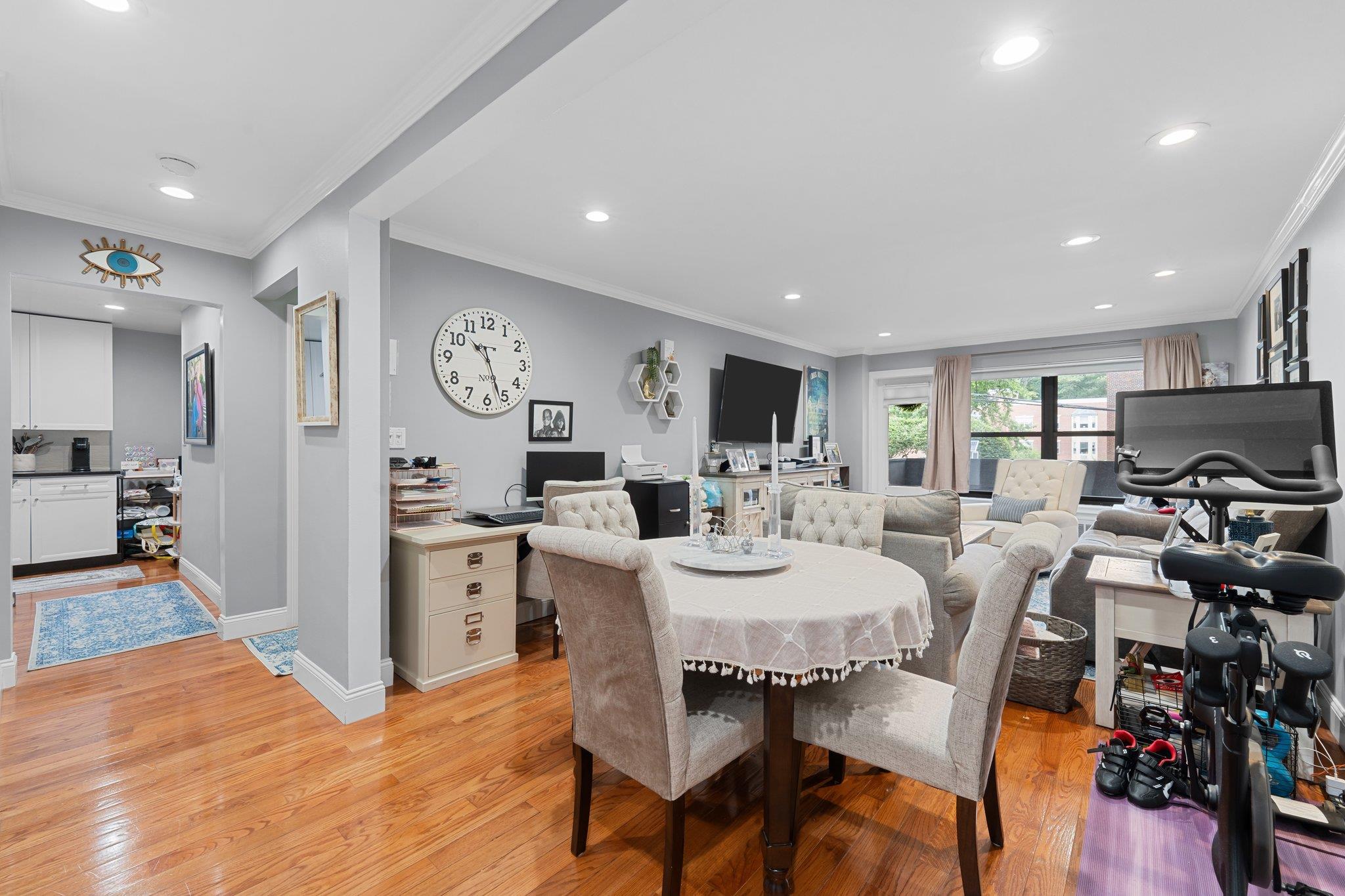 #8 photo, 35 Knightsbridge Road Road, Great Neck , NY 11021