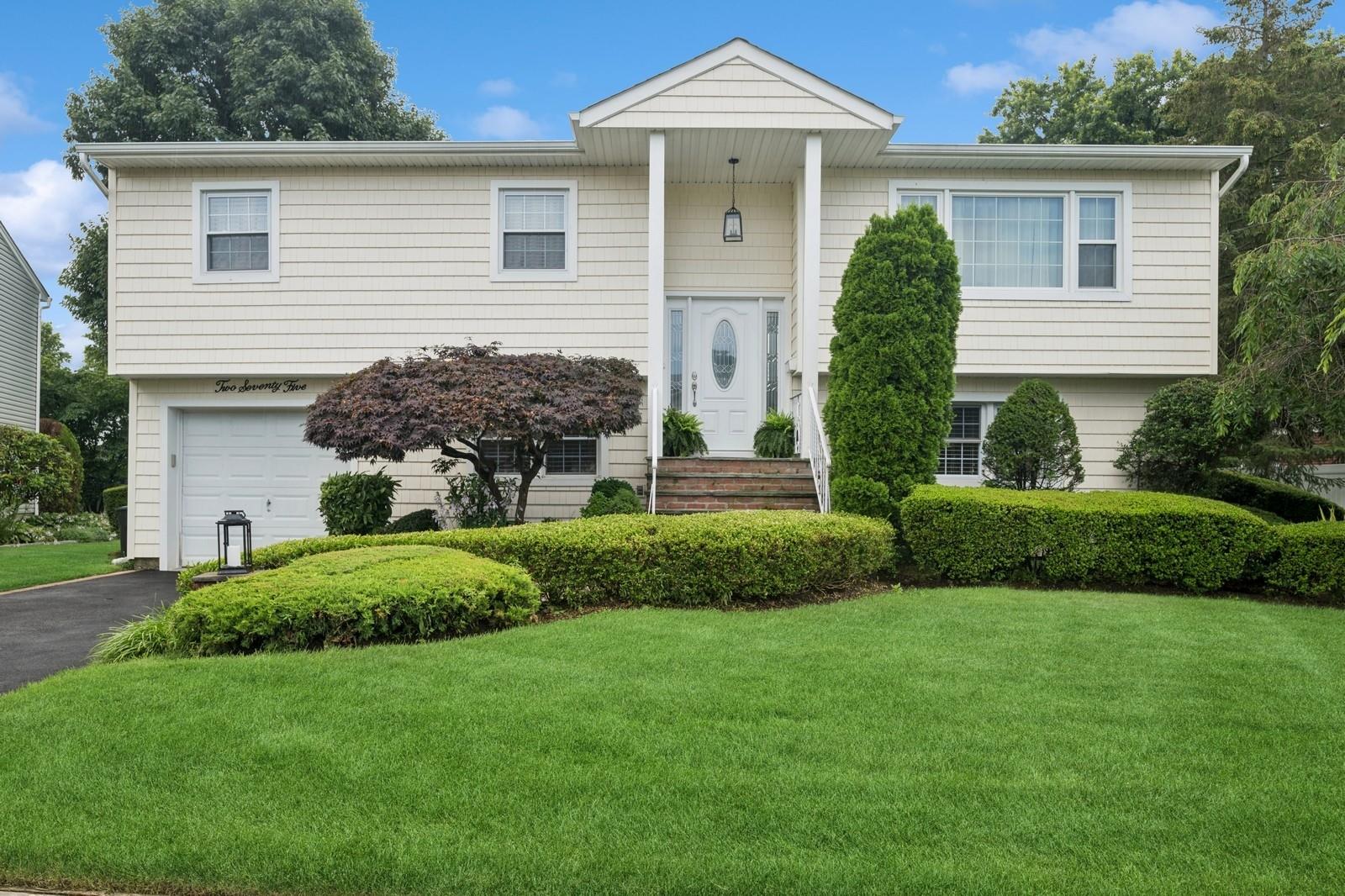 #1 photo, 275 Garden Place, 長島 West Hempstead , NY 11552