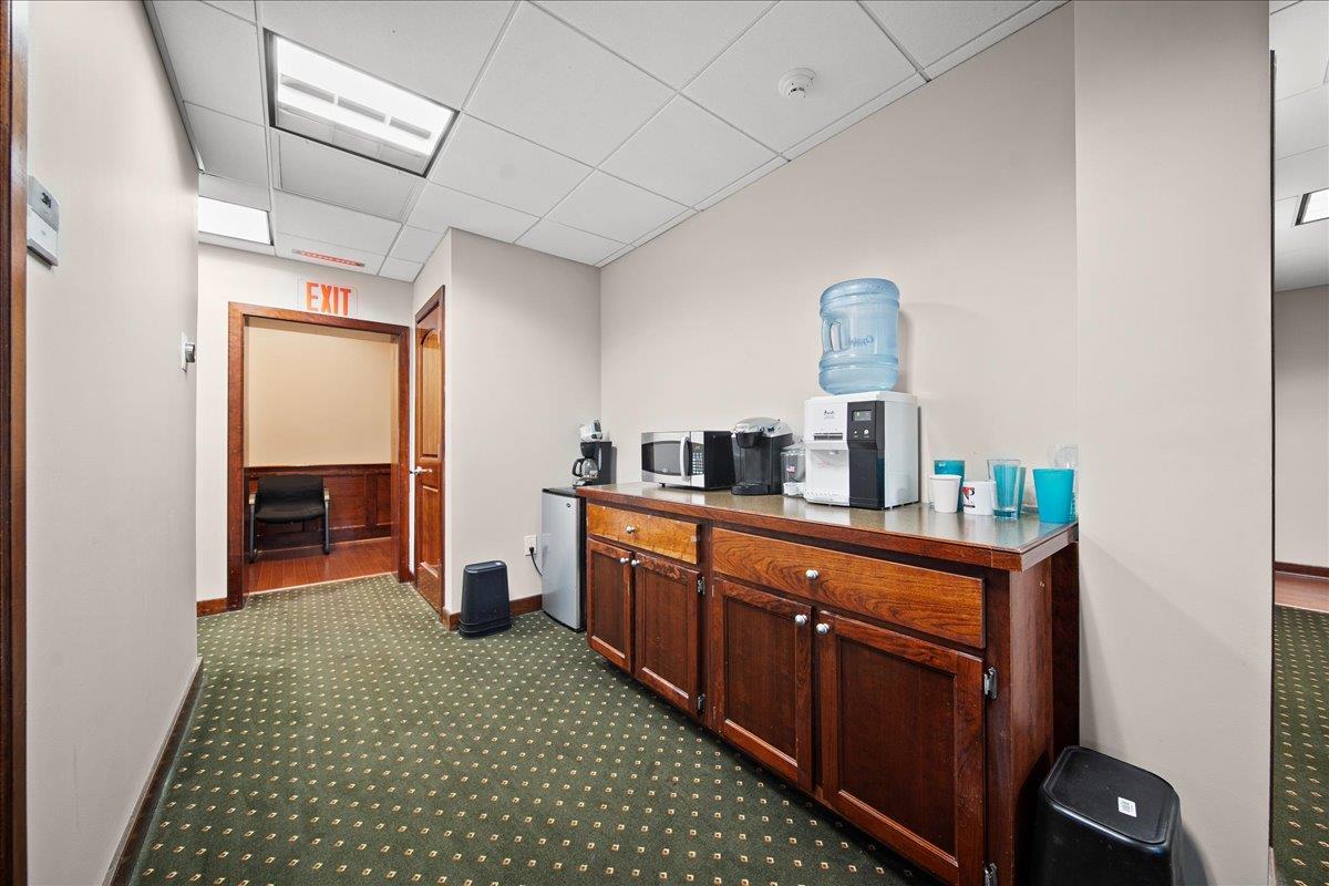 #3 photo, 21 Greene Avenue, サフォーク郡 Amityville , NY 11701