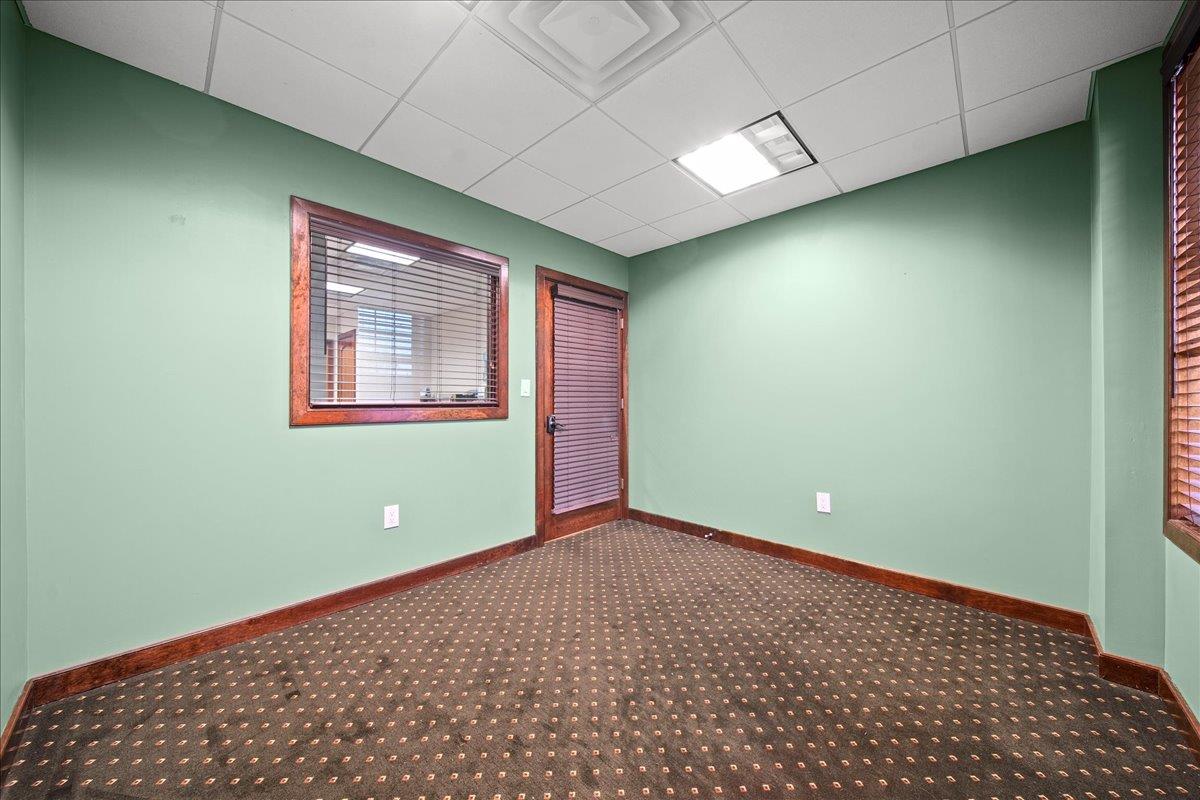 #6 photo, 21 Greene Avenue, サフォーク郡 Amityville , NY 11701