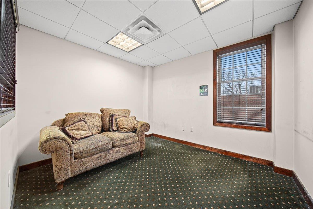 #7 photo, 21 Greene Avenue, サフォーク郡 Amityville , NY 11701