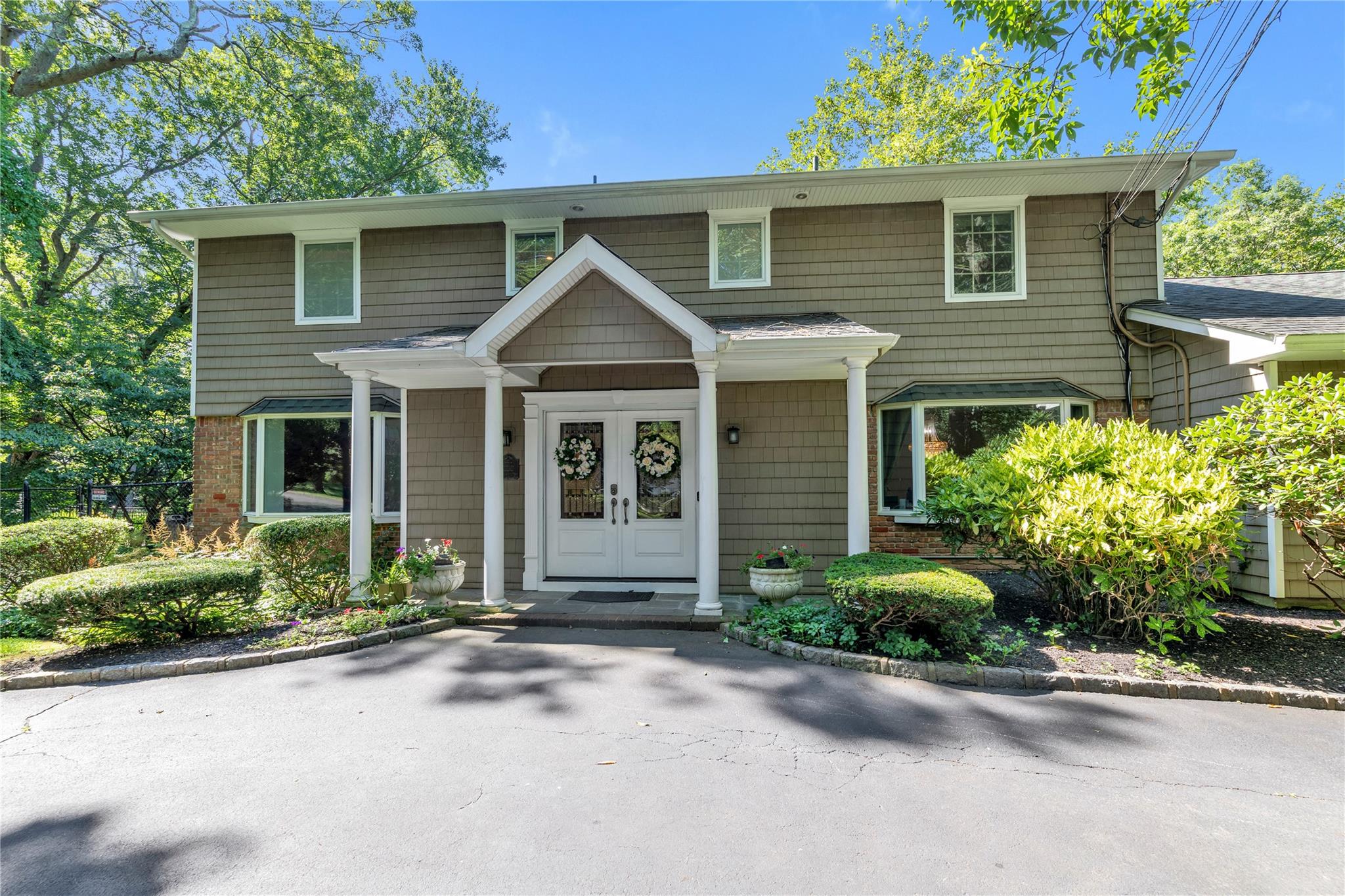 #1 photo, 8 Lisa Drive, 東長島 Dix小山 Dix Hills , NY 11746