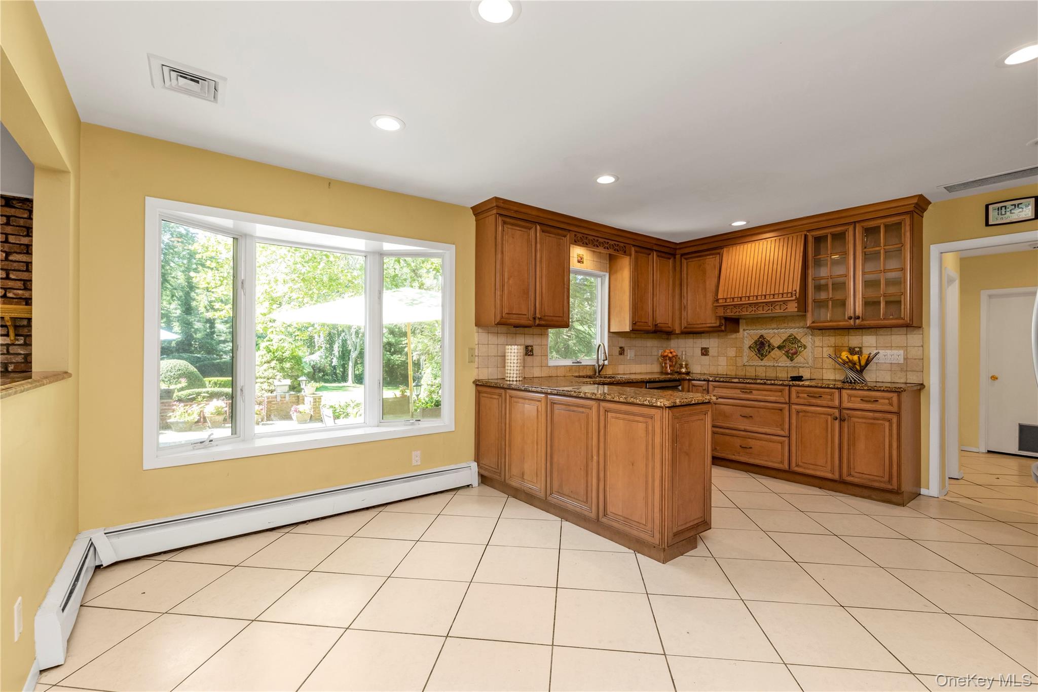 #14 photo, 8 Lisa Drive, サフォーク郡 Dix Hills , NY 11746