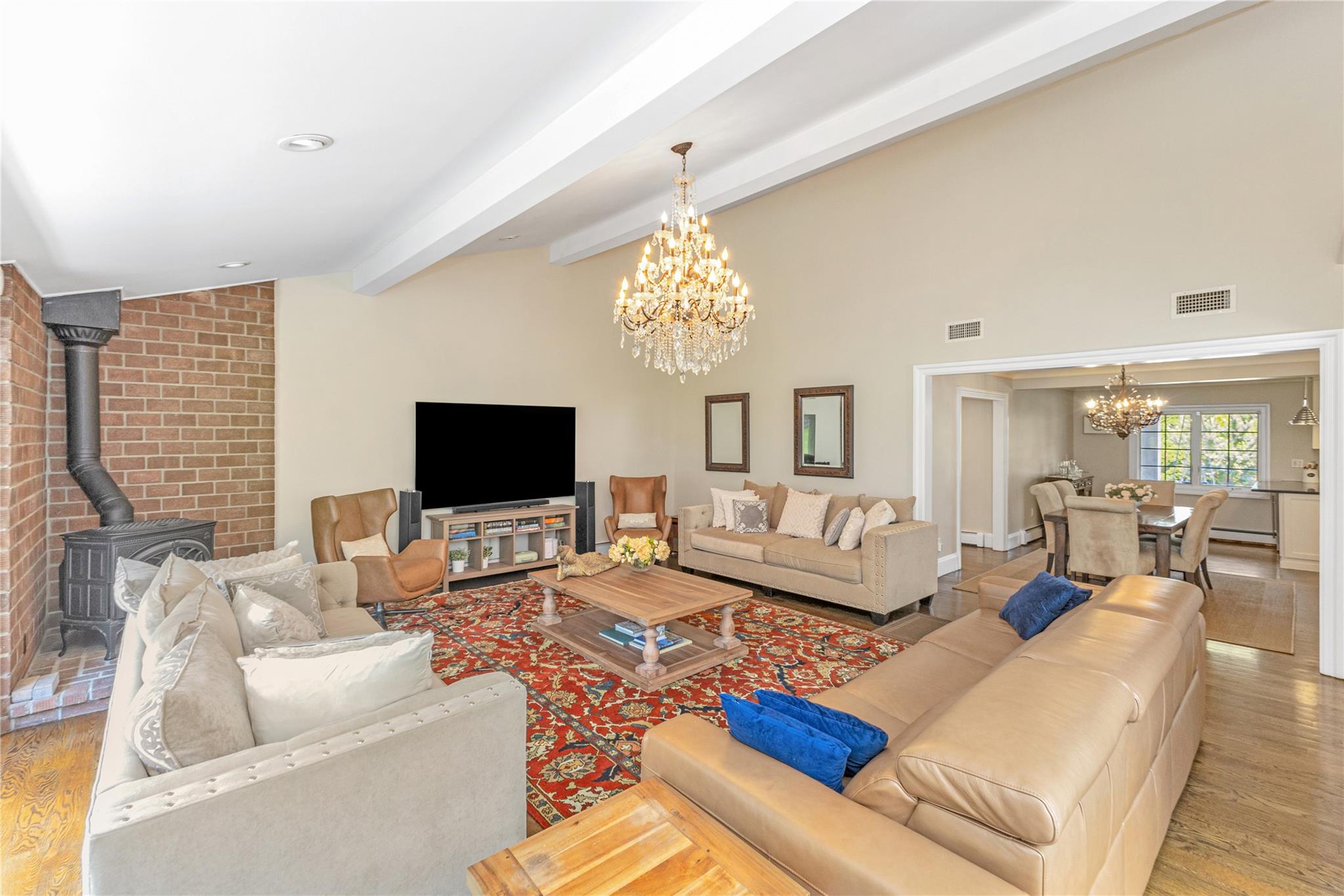 #16 photo, 12 Overhill Lane, Roslyn , NY 11576