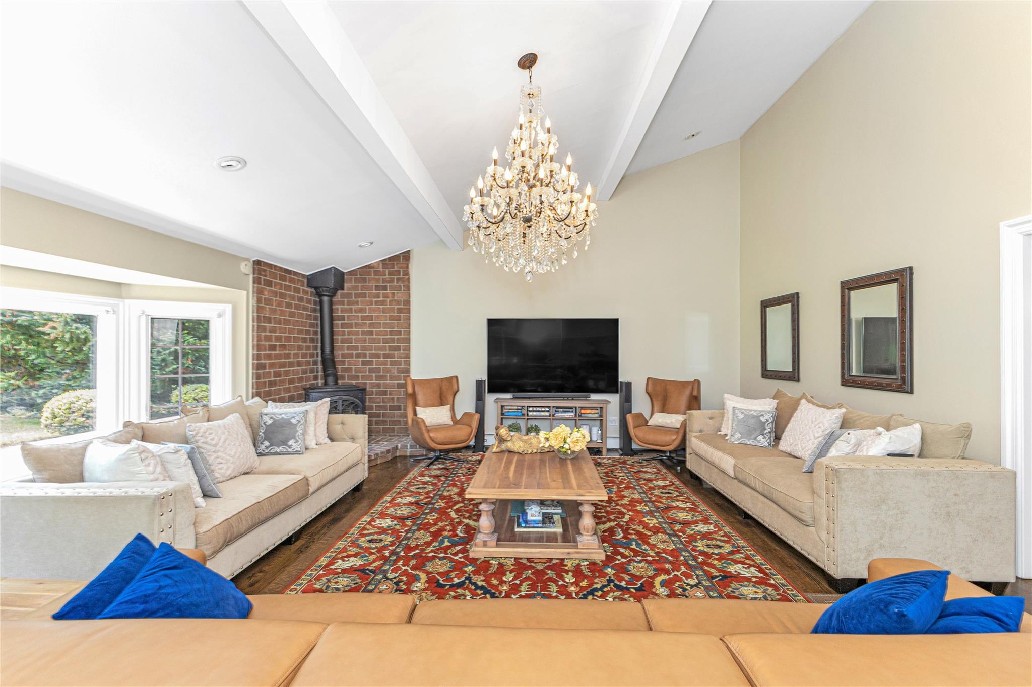 #17 photo, 12 Overhill Lane, Roslyn , NY 11576