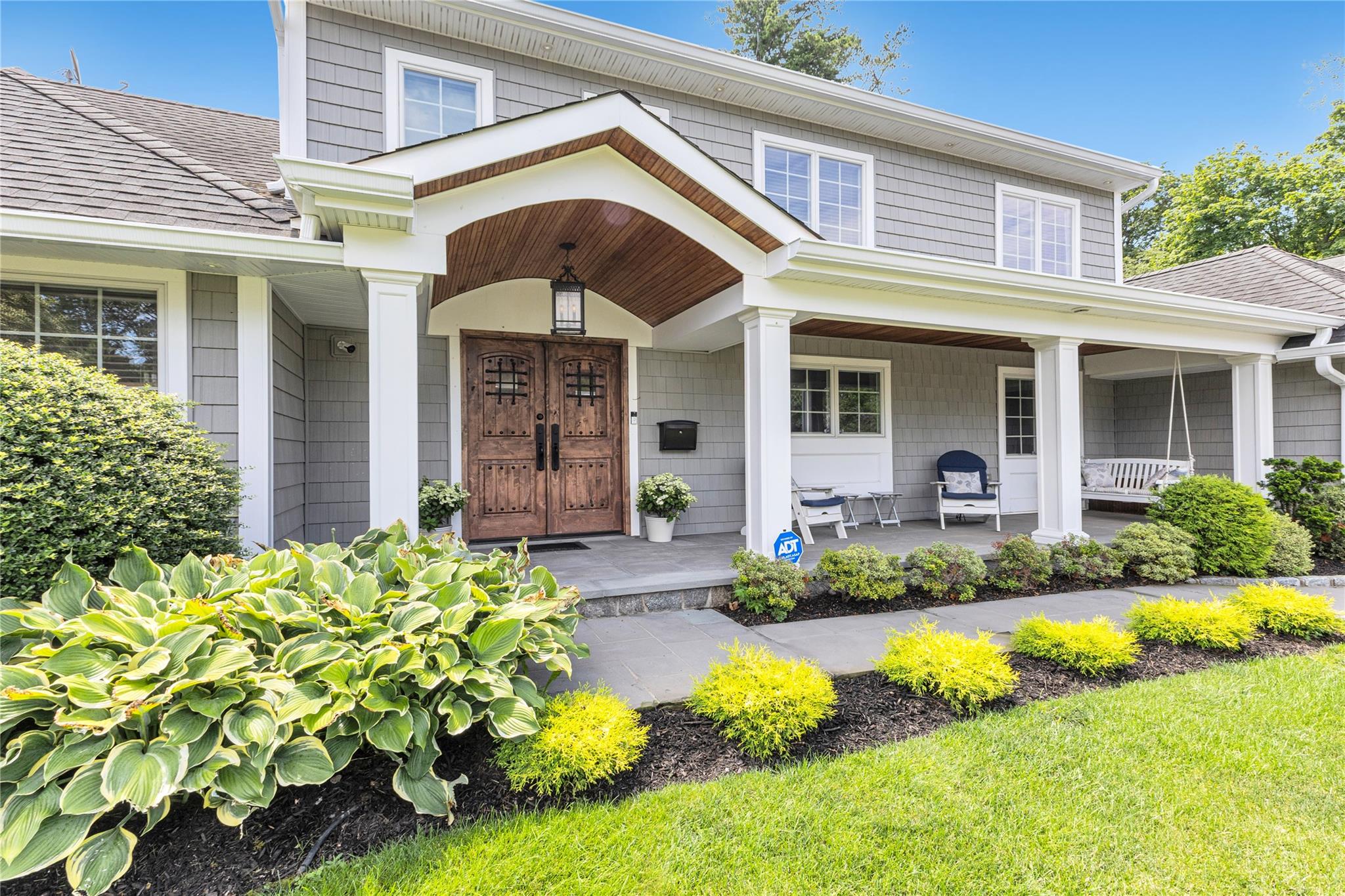 #2 photo, 12 Overhill Lane, Roslyn , NY 11576