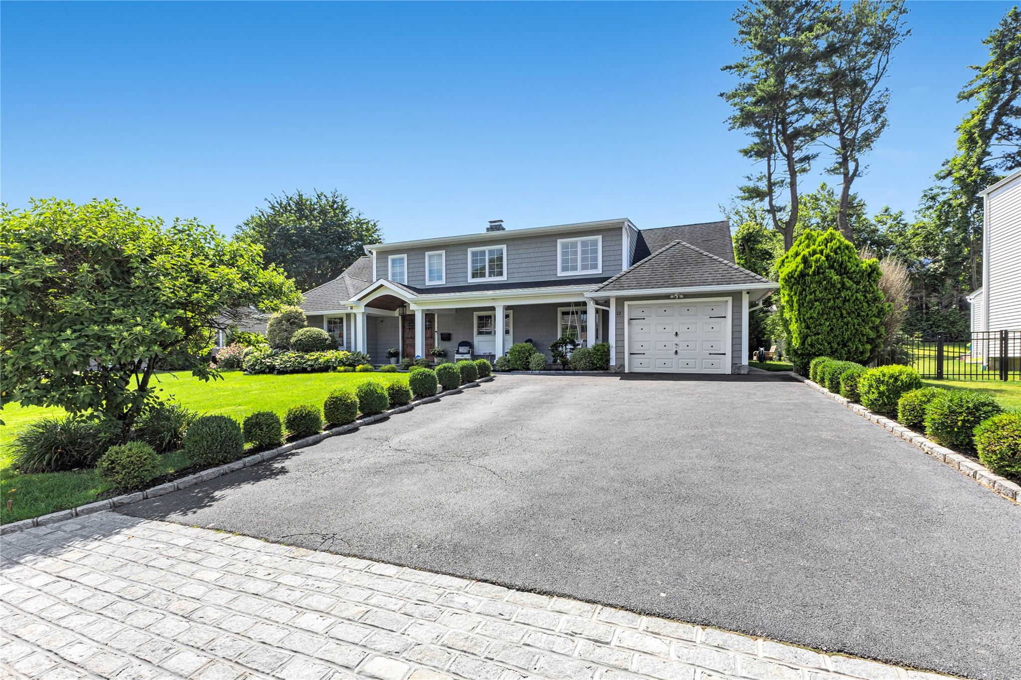 #4 photo, 12 Overhill Lane, Roslyn , NY 11576