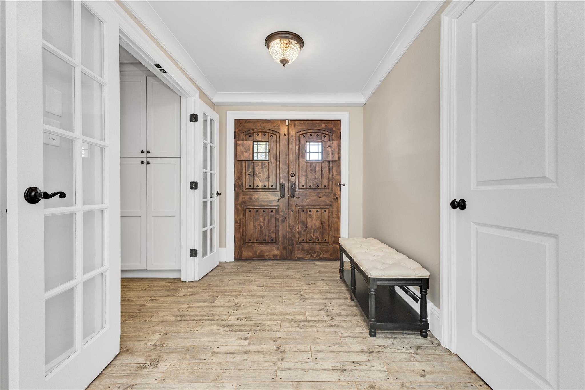 #8 photo, 12 Overhill Lane, Roslyn , NY 11576