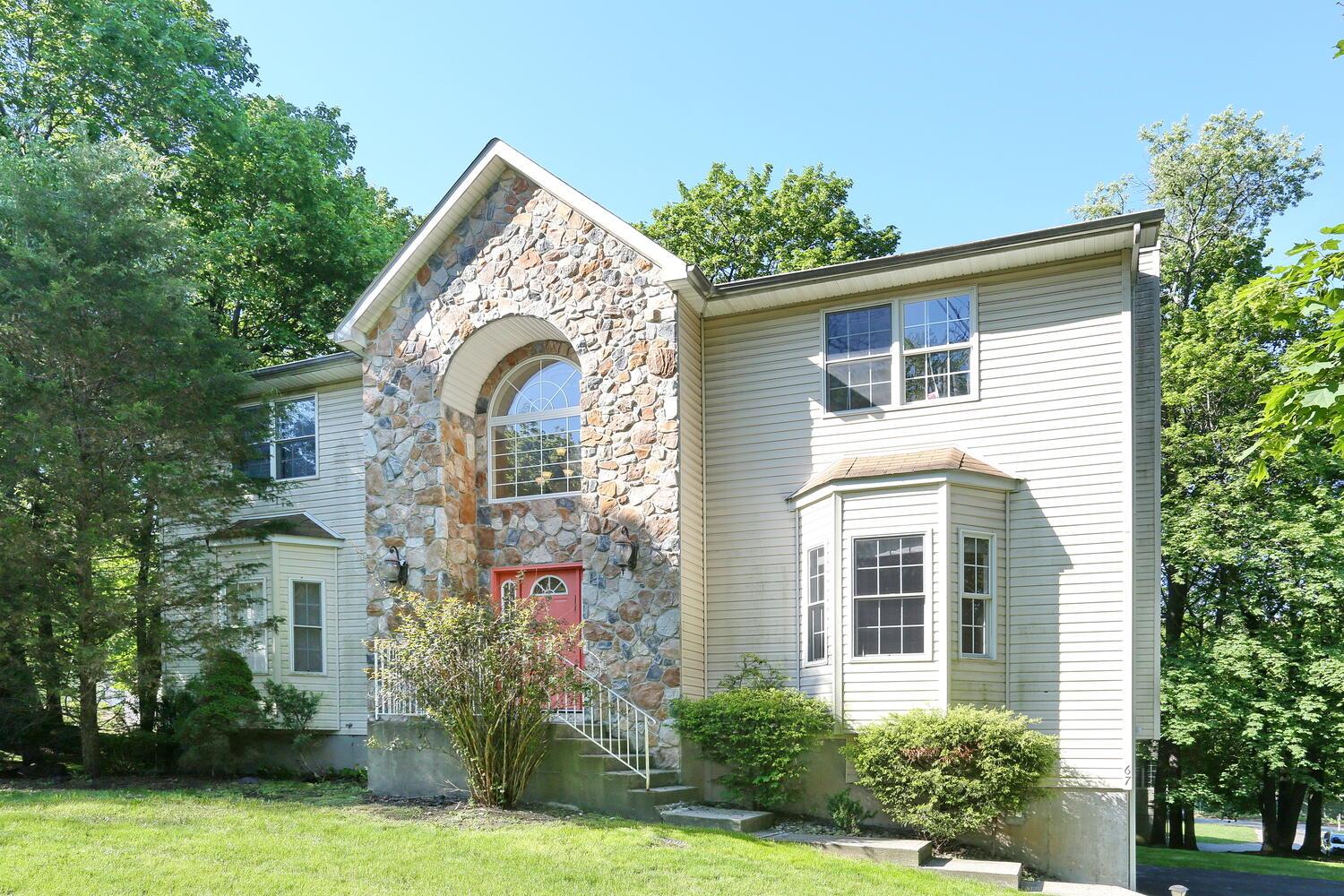 #1 photo, 67 N Airmont Road, 뉴욕주 Suffern , NY 10901