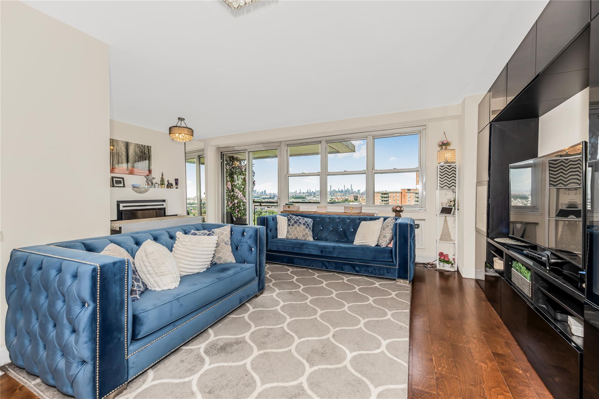 #2 photo, 825 Morrison Avenue, ブロンクス区 Bronx , NY 10473