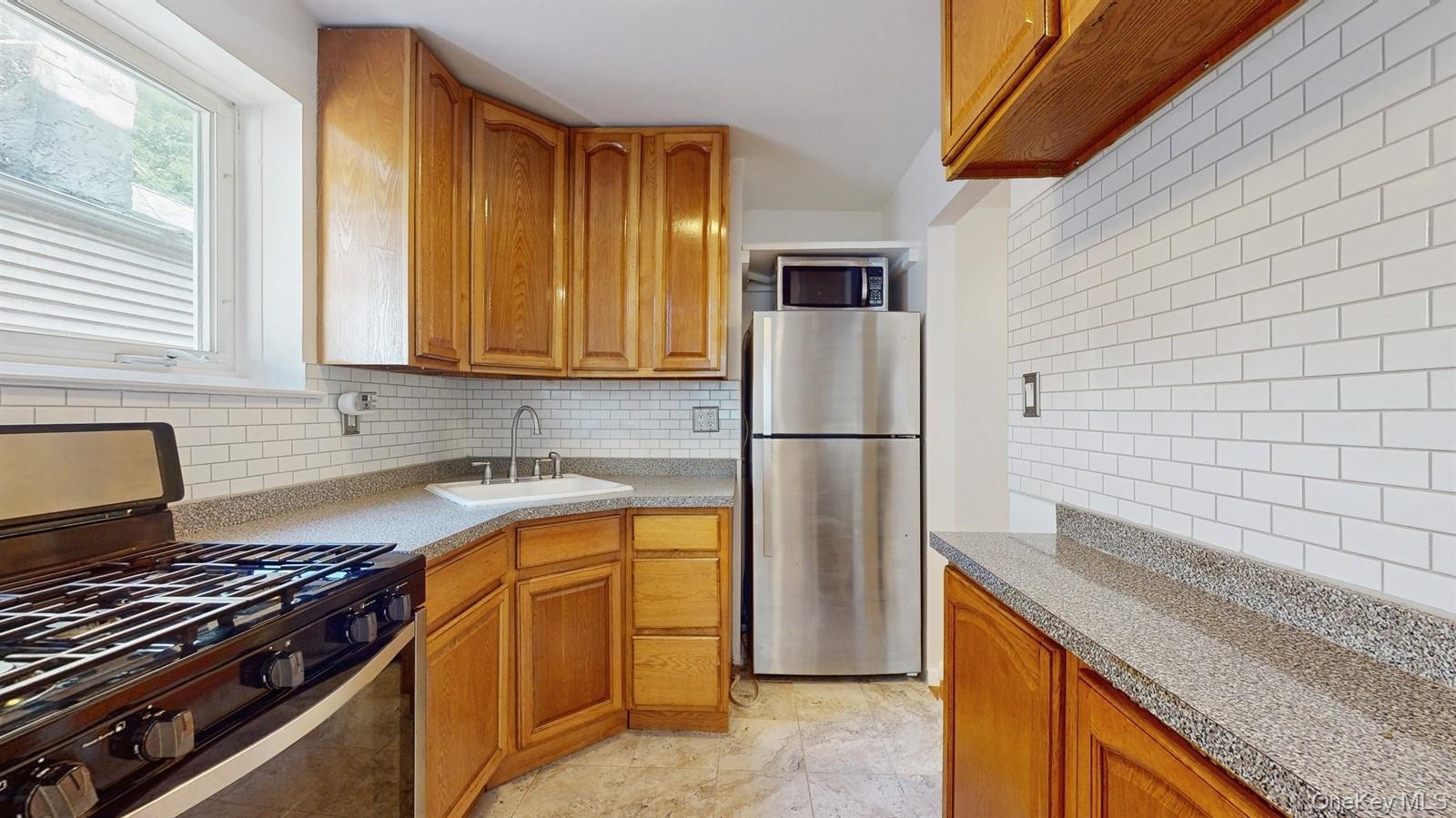 #2 photo, 273 W 254th Street, ブロンクス区 Bronx , NY 10471