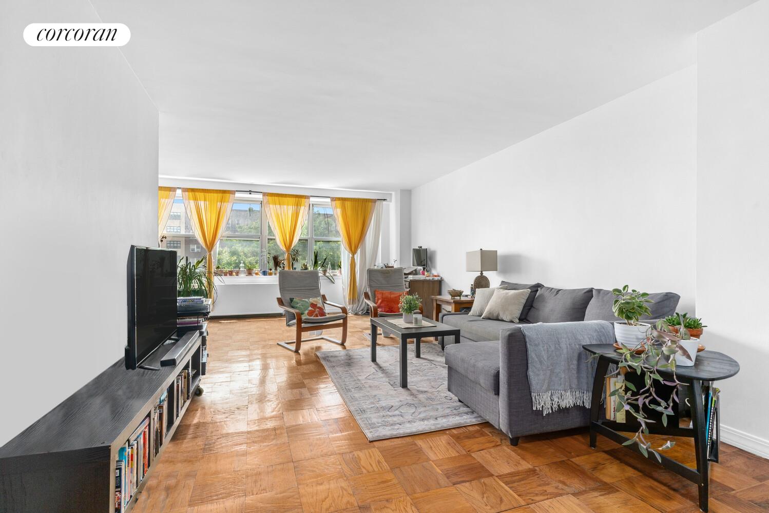 #1 photo, 135 OCEAN Parkway, 肯辛頓 Kensington , NY 11218