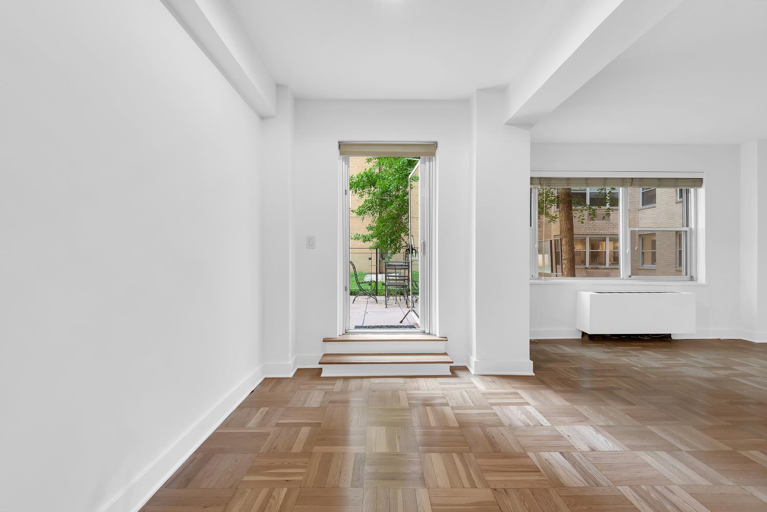 #10 photo, 11 5TH Avenue, Greenwich Village , NY 10003