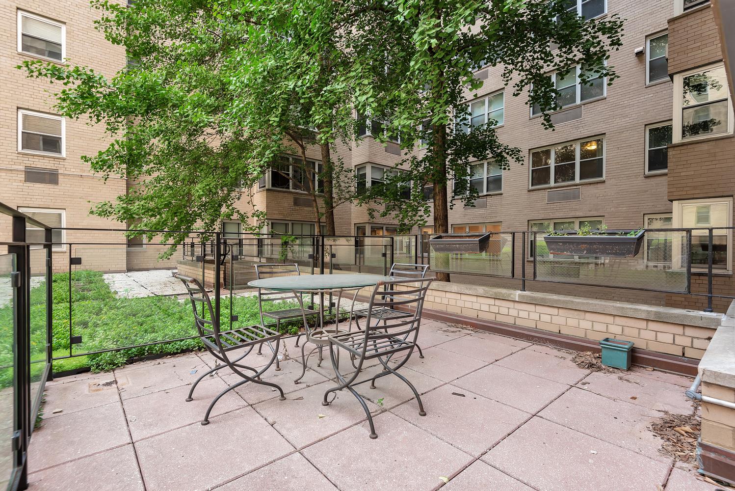 #12 photo, 11 5TH Avenue, Greenwich Village , NY 10003