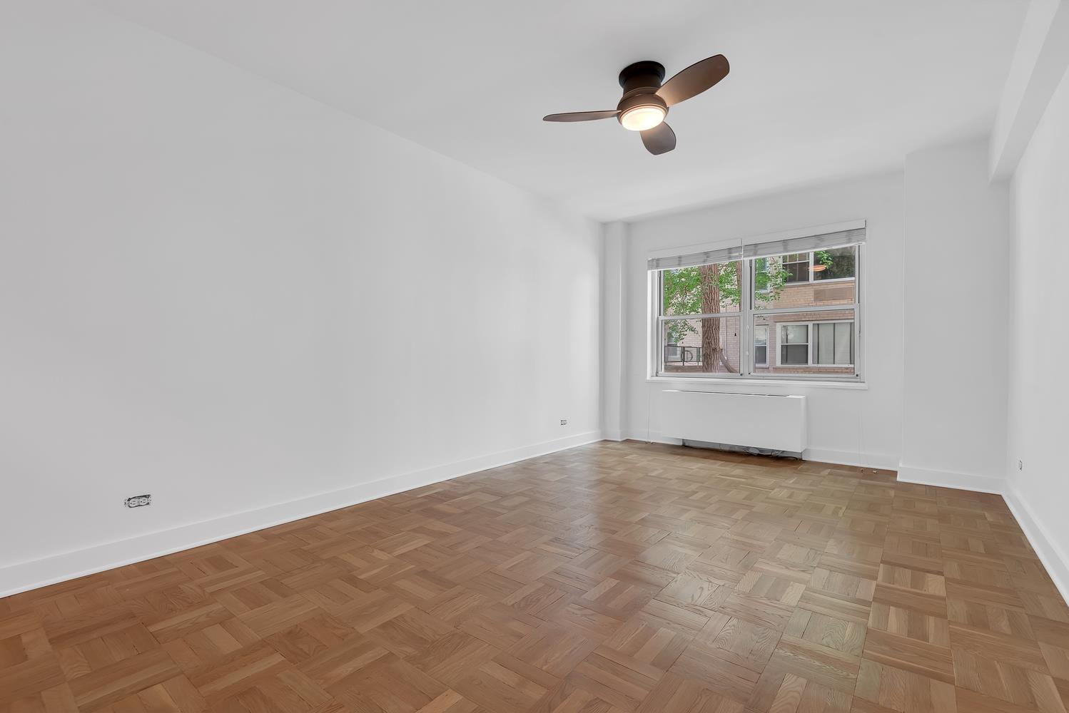 #15 photo, 11 5TH Avenue, Greenwich Village , NY 10003