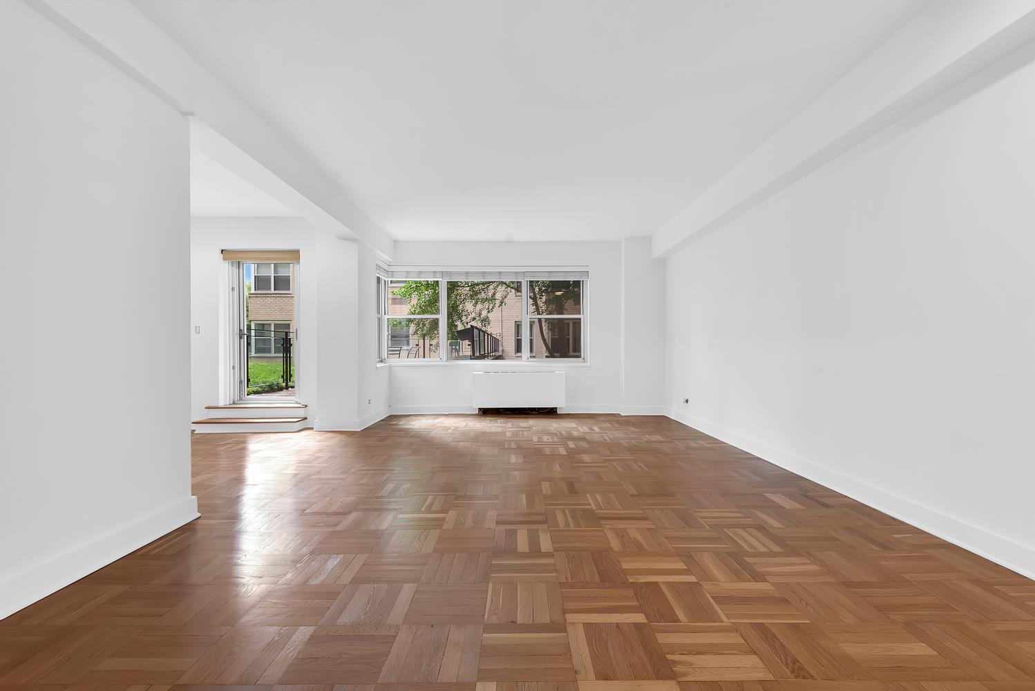 #3 photo, 11 5TH Avenue, Greenwich Village , NY 10003