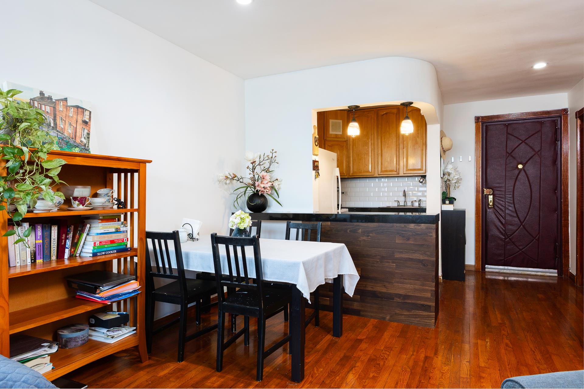 #4 photo, 207 OCEAN Parkway, ブルックリン区 Kensington , NY 11218