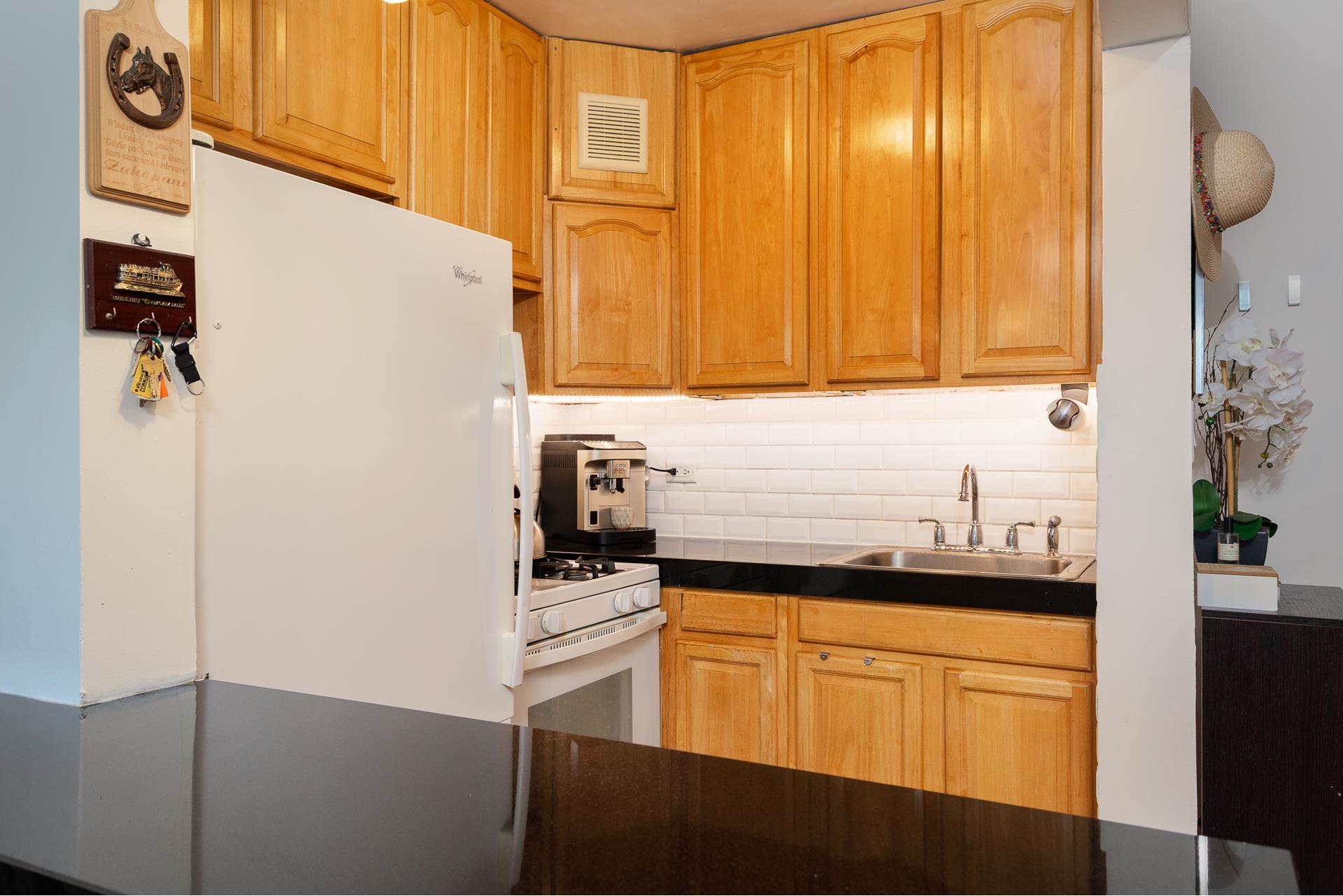 #5 photo, 207 OCEAN Parkway, ブルックリン区 Kensington , NY 11218