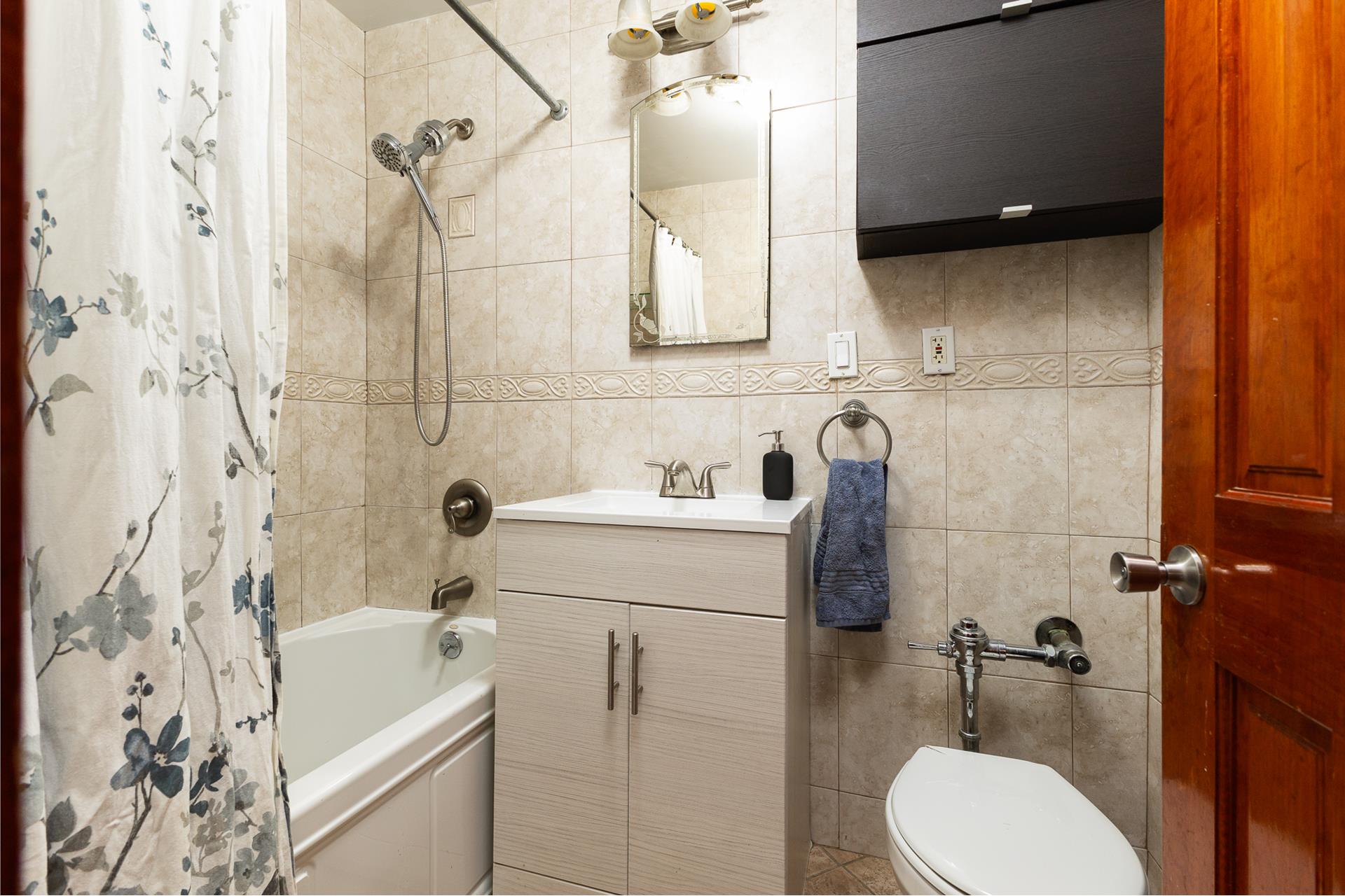 #8 photo, 207 OCEAN Parkway, ブルックリン区 Kensington , NY 11218