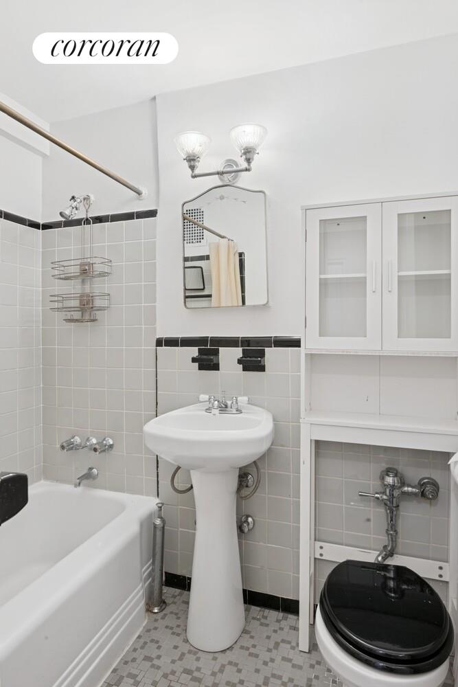 #8 photo, 221 E 50TH Street, Turtle Bay , NY 10022