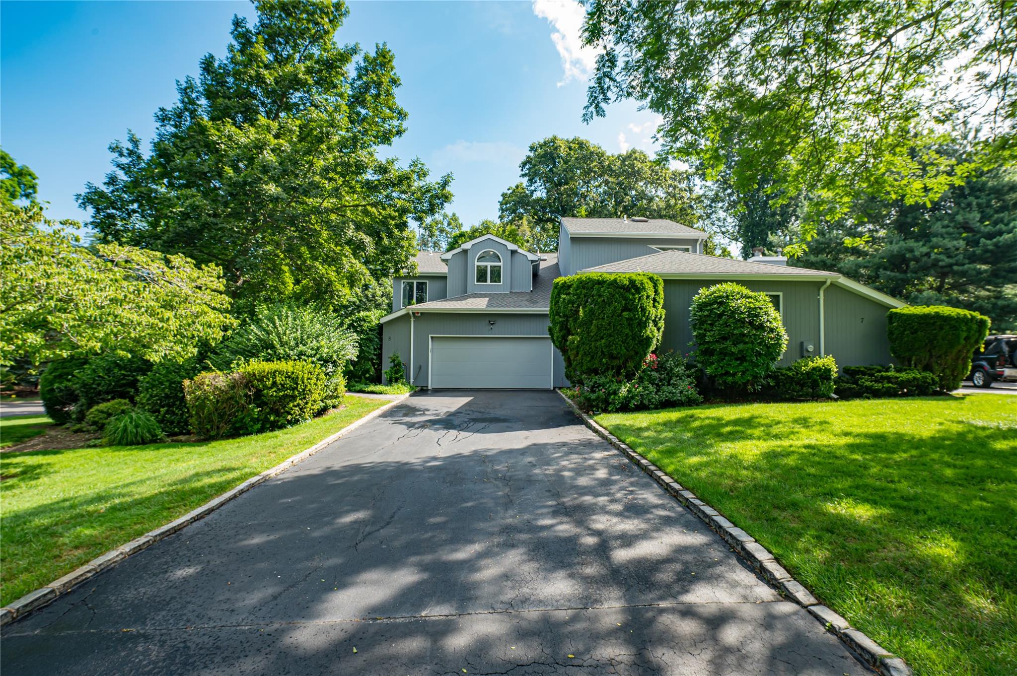 #1 photo, 8 Gerriet Court, 東長島 北港 Northport , NY 11768