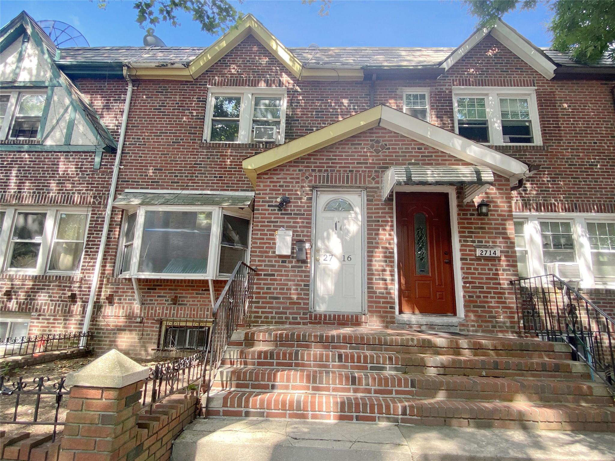 #1 photo, 27-16 99th Street, 皇后區 艾姆赫斯特 East Elmhurst , NY 11369