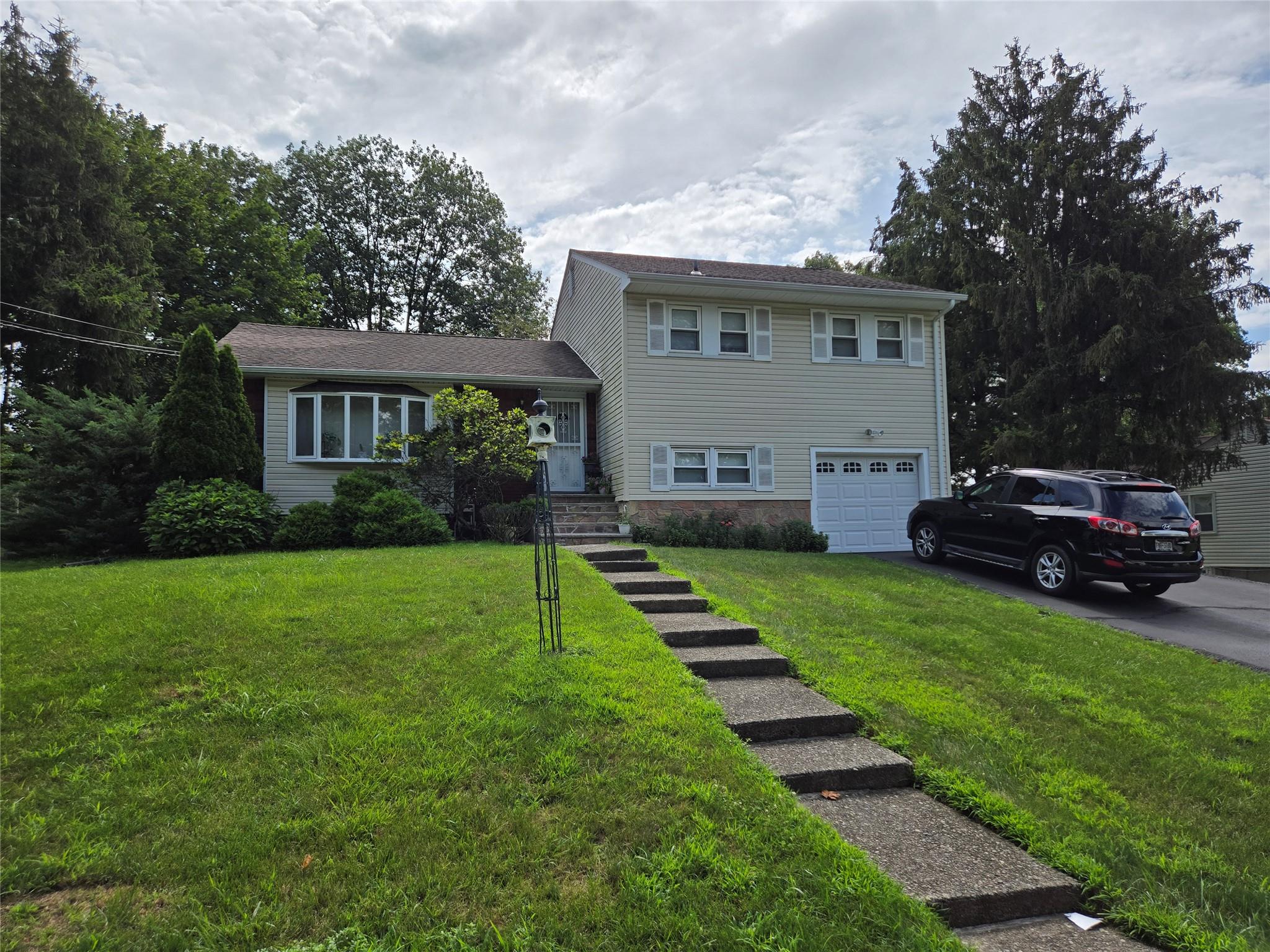 #6 photo, 24 Trinity Avenue, Hillcrest , NY 10977