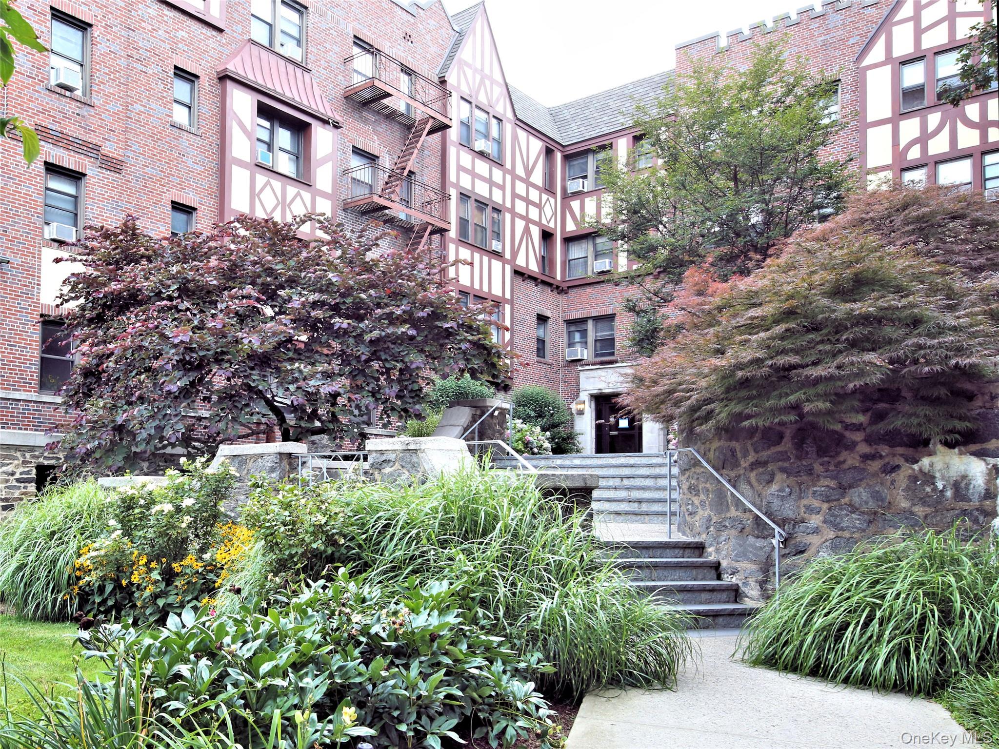 #2 photo, 604 Tompkins Avenue, Mamaroneck , NY 10543