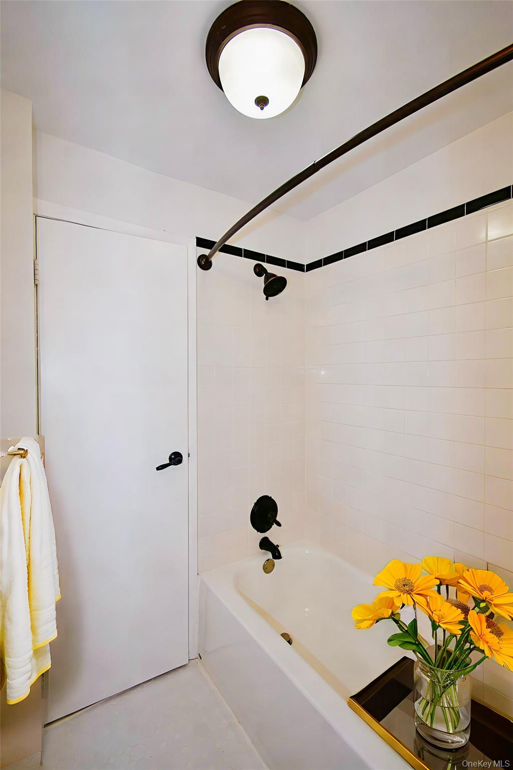 #12 photo, 60 W Broad Street, Fleetwood , NY 10552