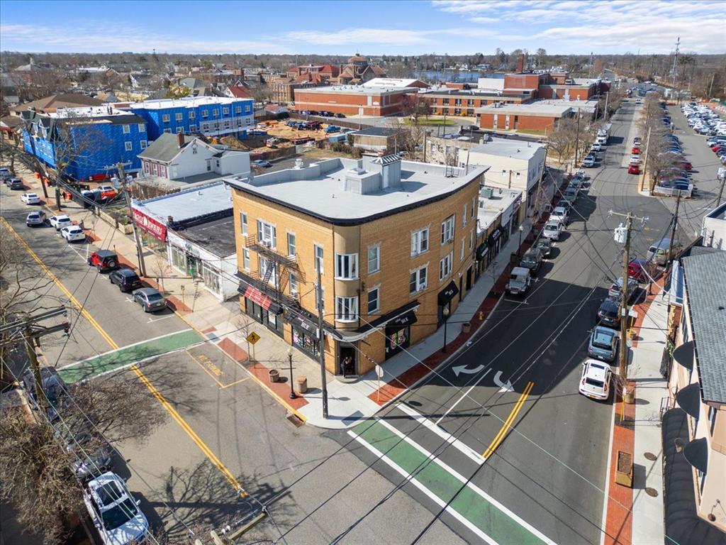 #19 photo, 240 Deer Park Avenue, Babylon , NY 11702